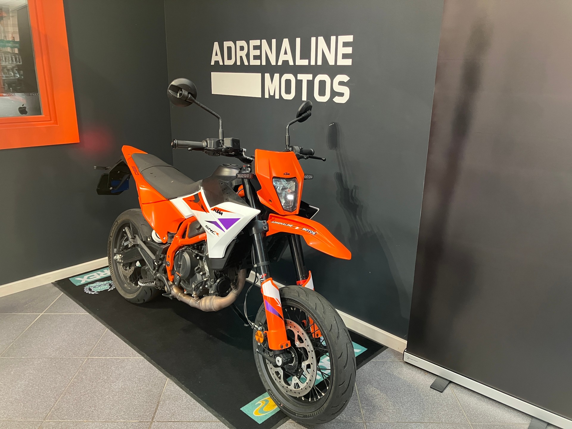KTM 390 SMC R-image-2