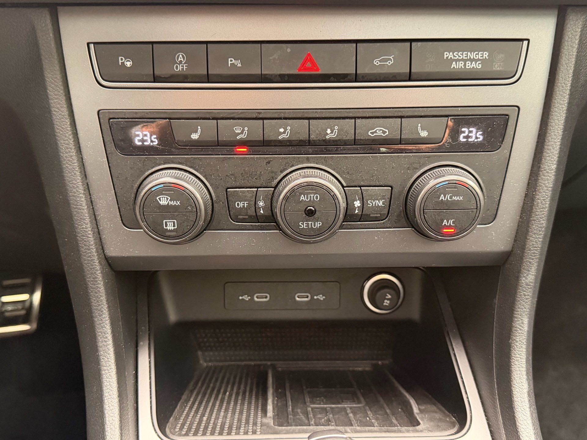 CUPRA Ateca 1.5 TSI ***ANHÄNGERKUPPLUNG & PANORAMADACH***-image-21