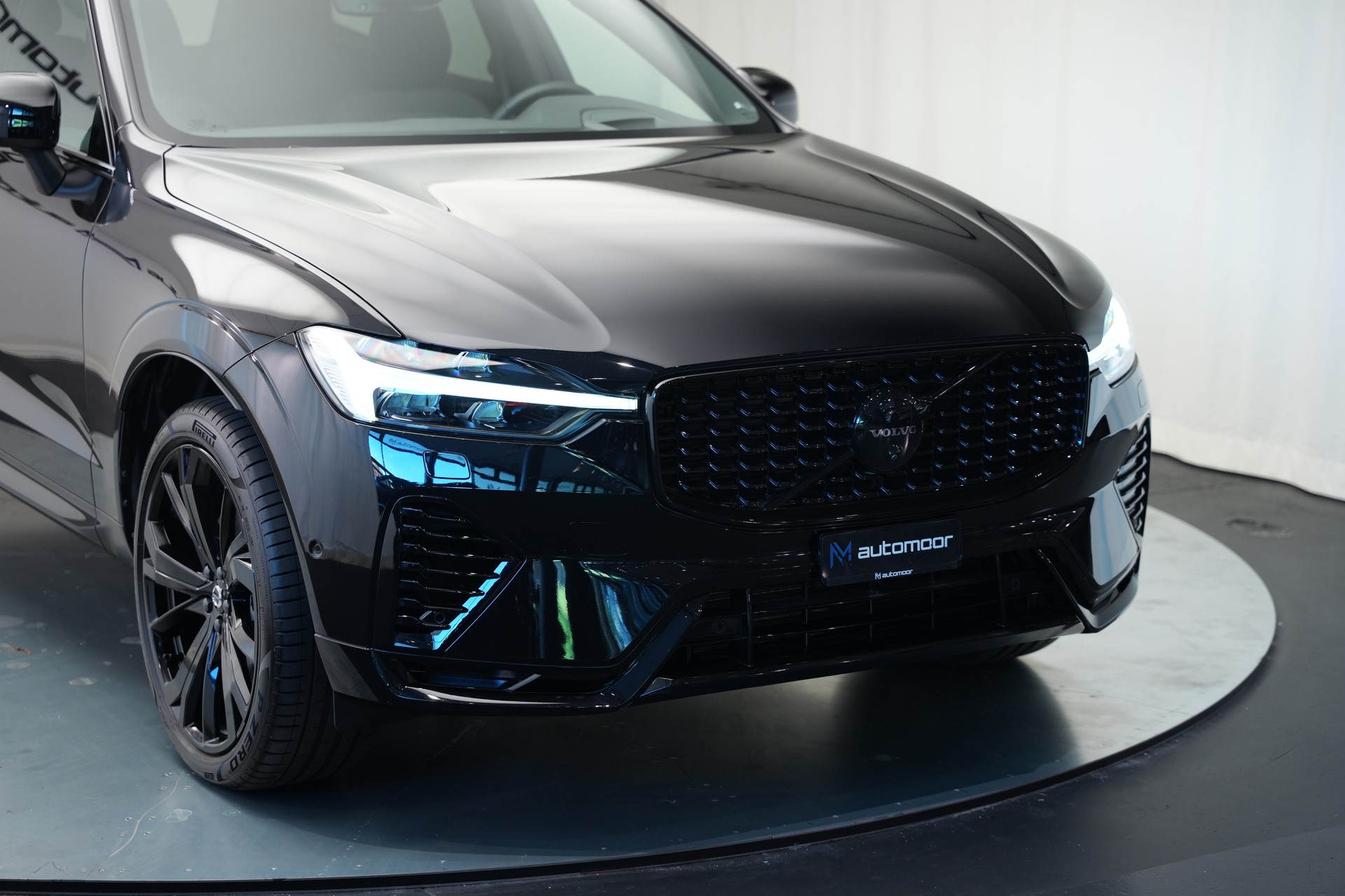 VOLVO XC60 T6 eAWD PluginHybrid Geartronic Black Edition Plus *Head-Up*-image-51