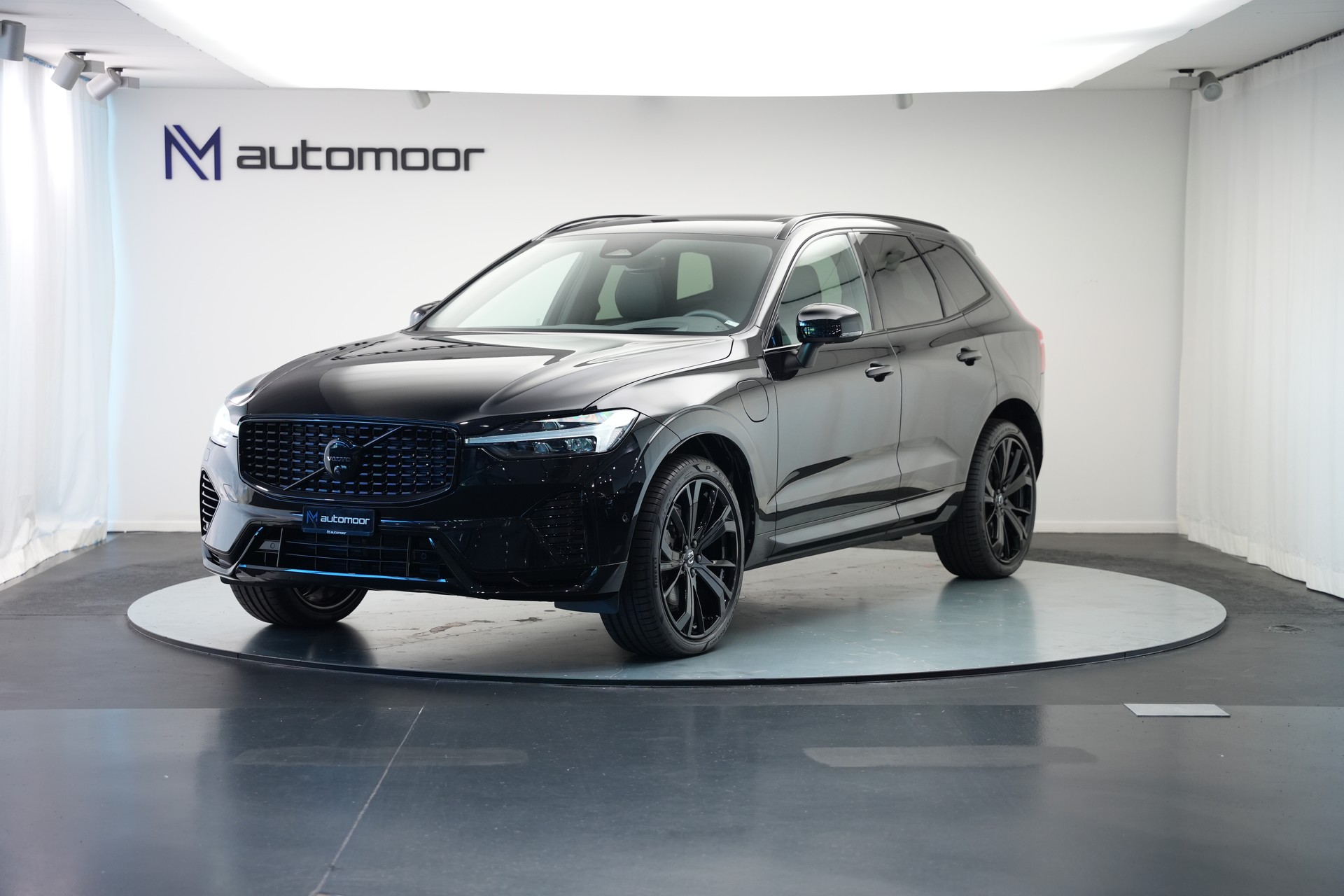 VOLVO XC60 T6 eAWD PluginHybrid Geartronic Black Edition Plus *Head-Up*