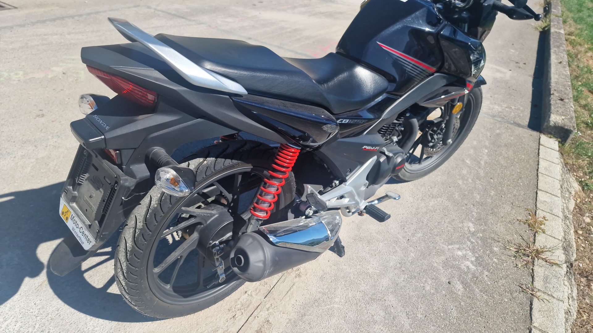 HONDA CBF 125 M-image-8