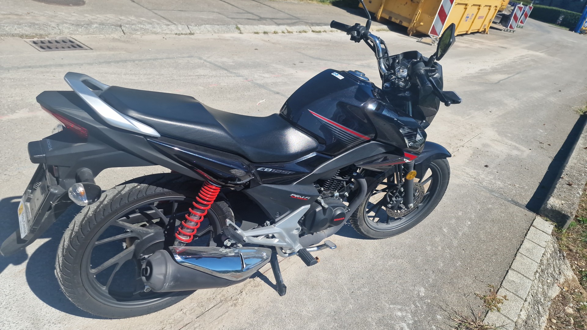 HONDA CBF 125 M-image-10