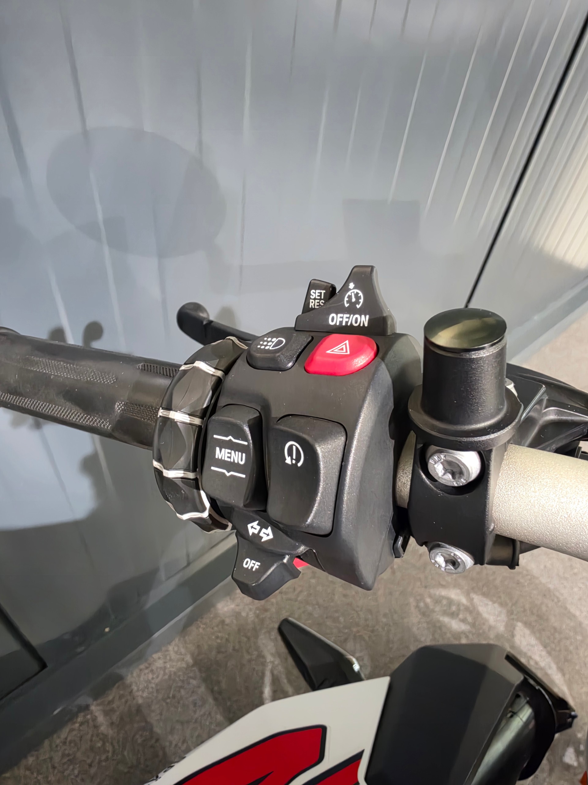 BMW F 900 R A2 - Tieferlegung ab Werk!-image-3