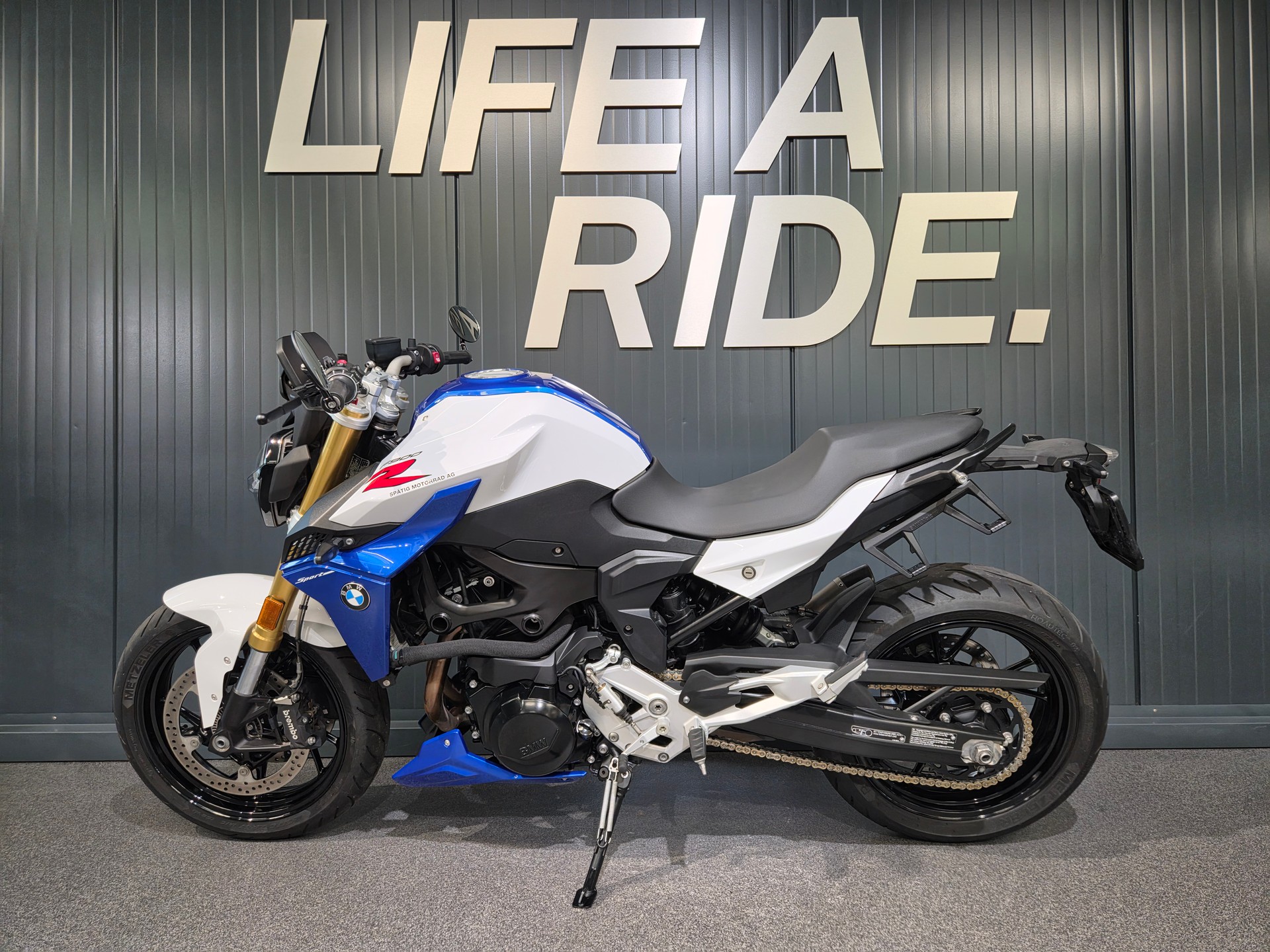 BMW F 900 R A2 - Tieferlegung ab Werk!-image-2