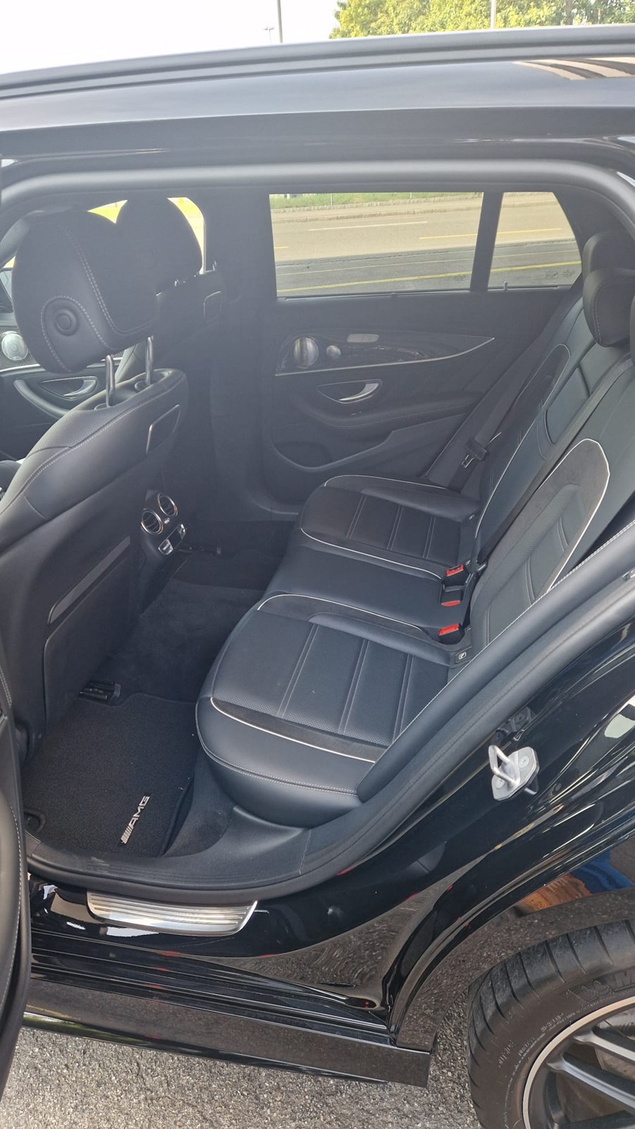 MERCEDES-BENZ E 63 AMG S Edition 1 4 Matic 9G-Tronic-image-4