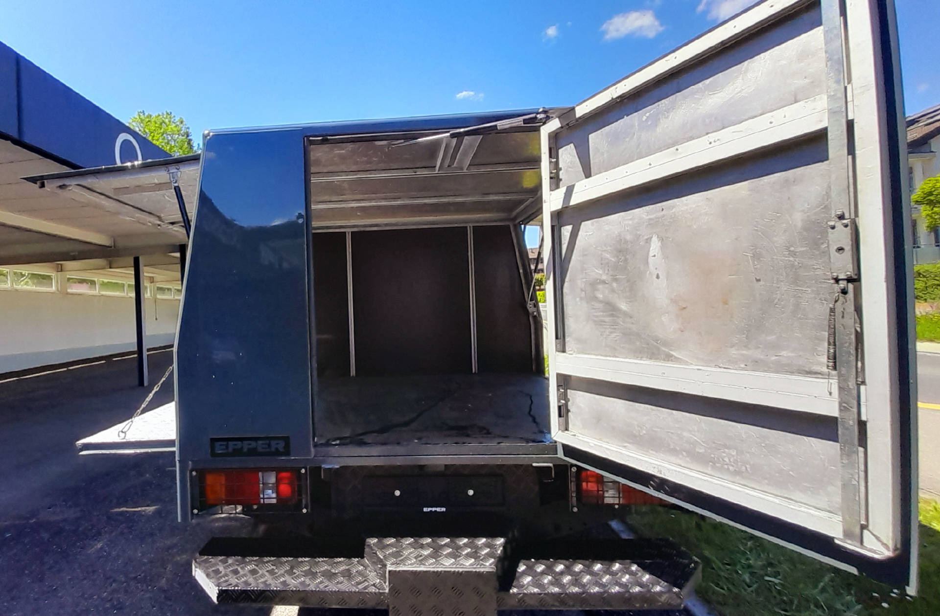 LAND ROVER Defender 130 Doppelkabine Pickup 2.4 TD4-image-8