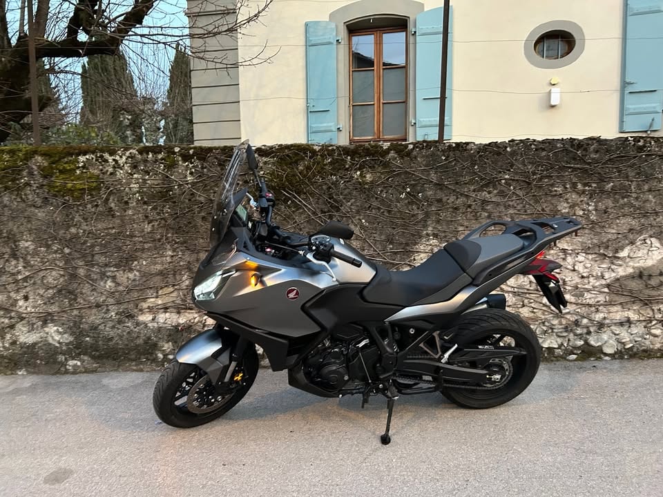 HONDA NT 1100-image-1