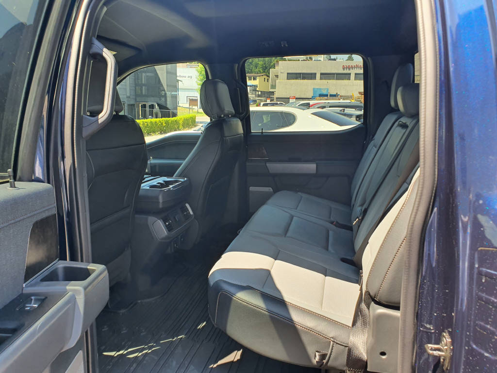 FORD F-150 Lightning DKab.Pick-up 98 kWh Lariat Launch Edition-image-12