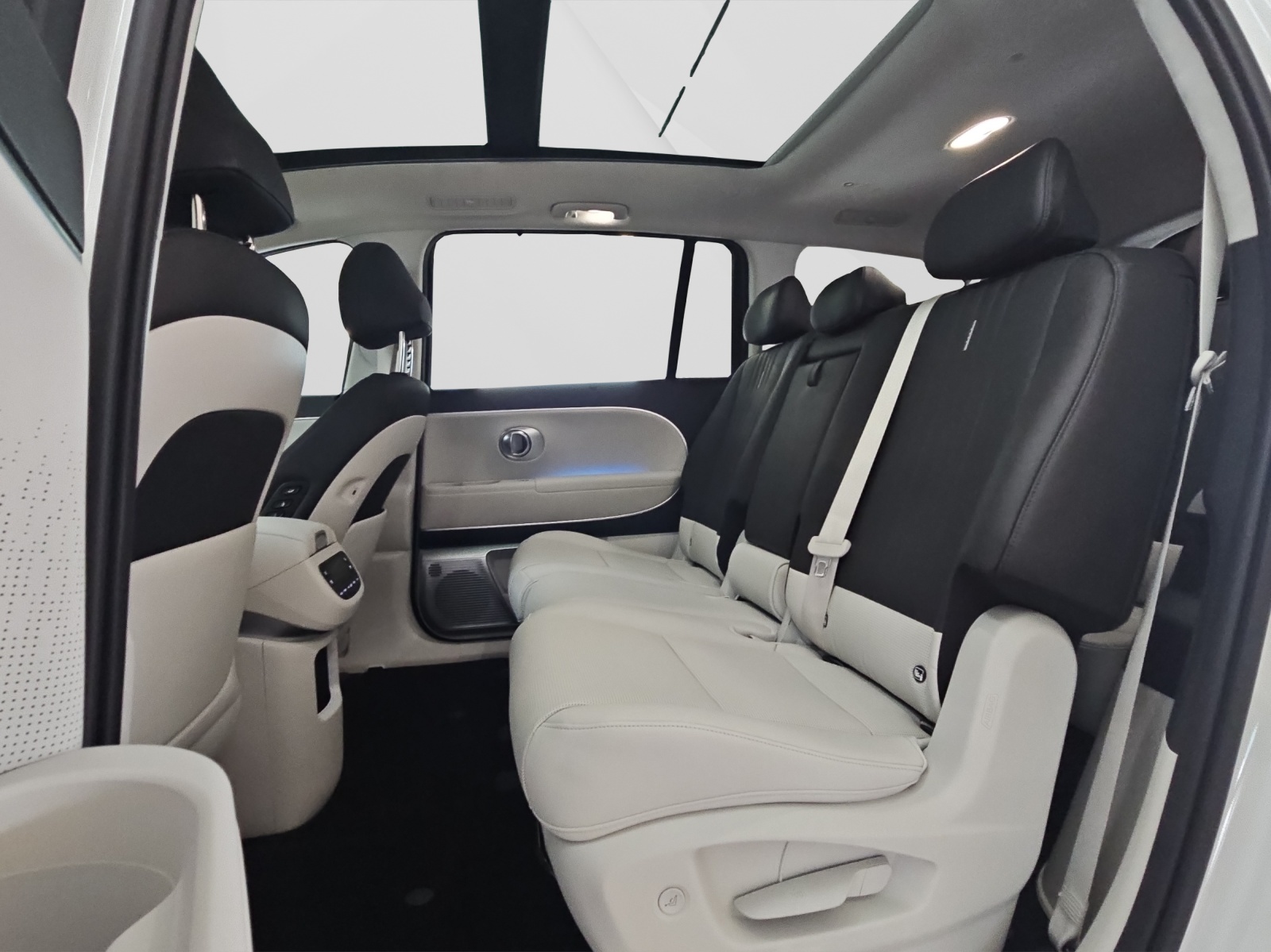 HYUNDAI Ioniq 9 Calligraphy 4WD-image-13