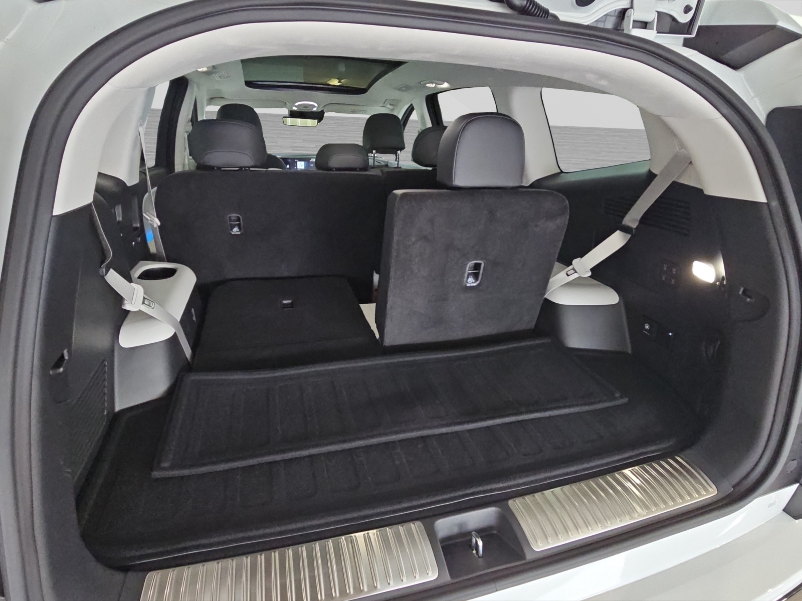 HYUNDAI Ioniq 9 Calligraphy 4WD-image-14