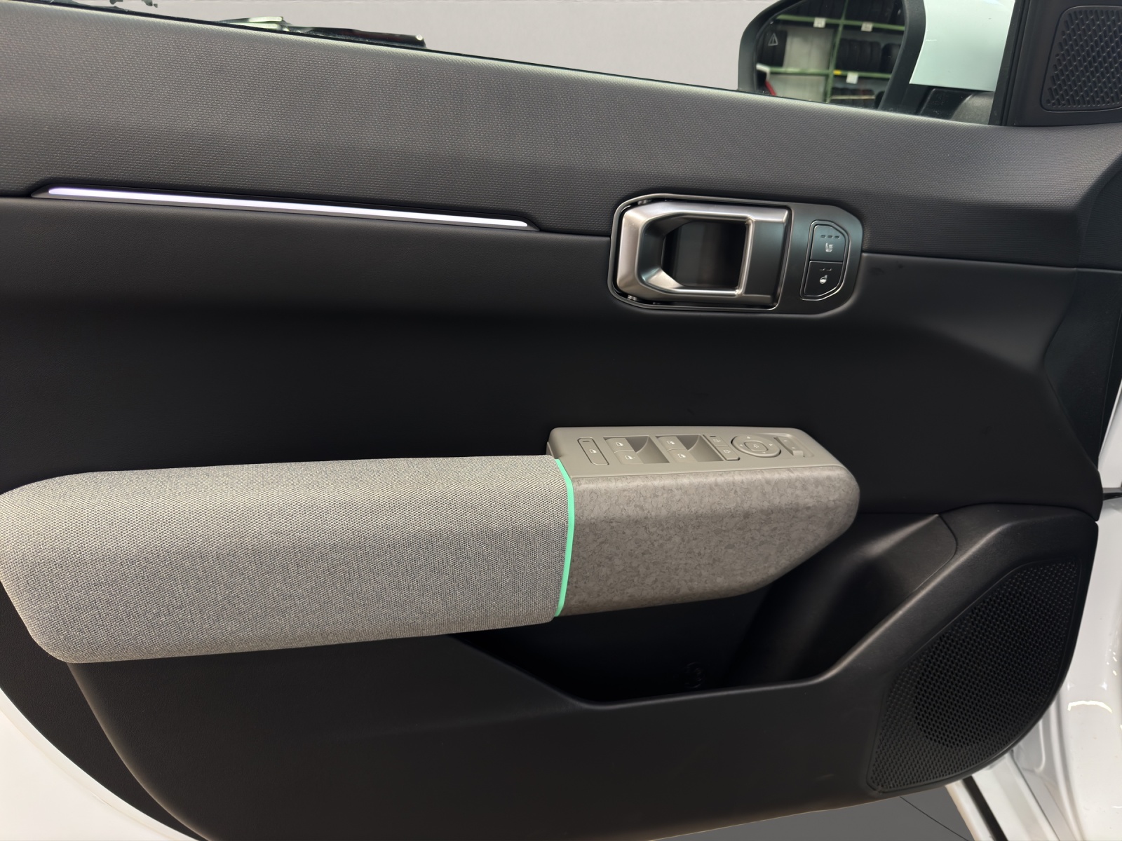 KIA EV4 81 kWh Earth-image-13