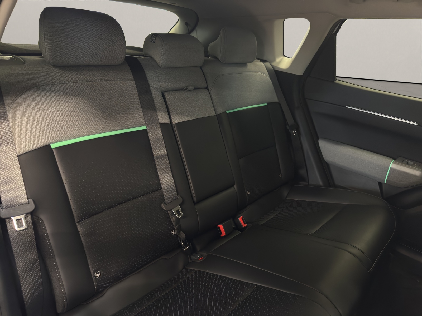 KIA EV4 81 kWh Earth-image-14