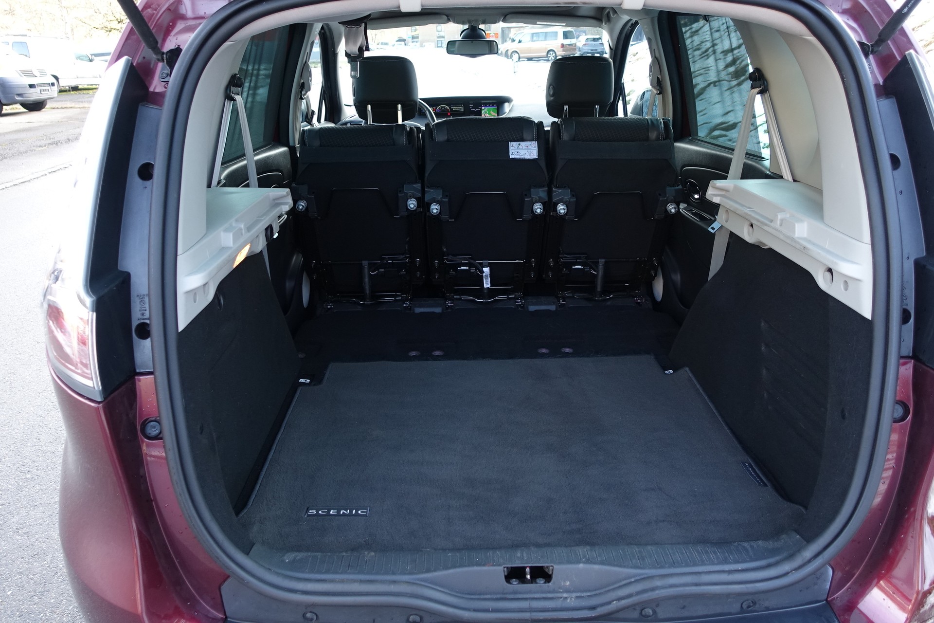 RENAULT Scénic 1.5 dCi Bose EDC-image-12