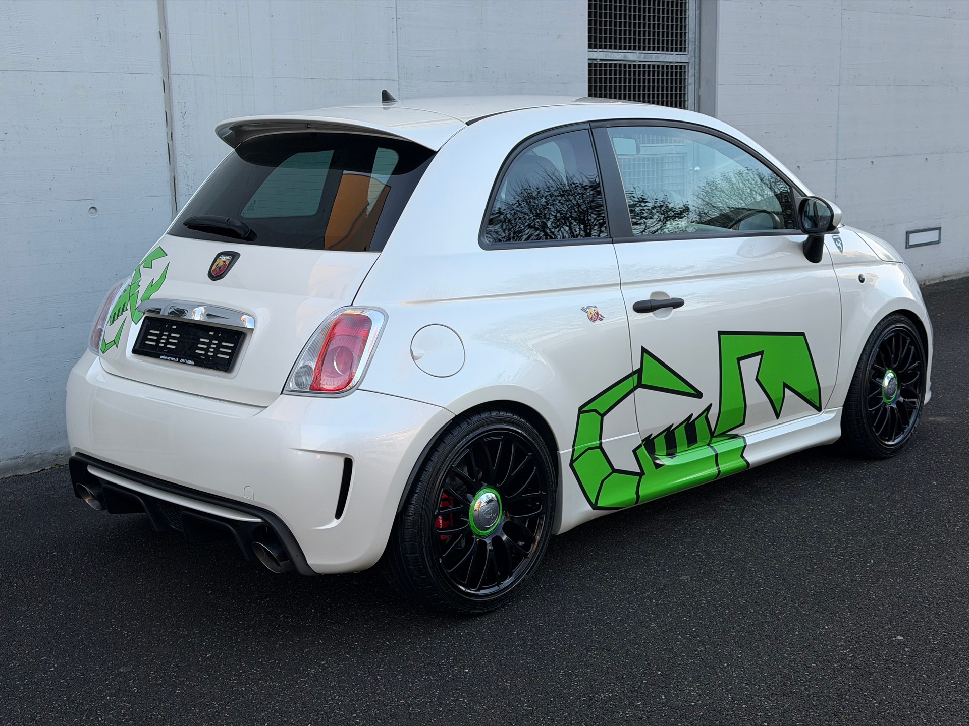FIAT 500 1.4 16V Turbo Abarth 695 SS-image-5