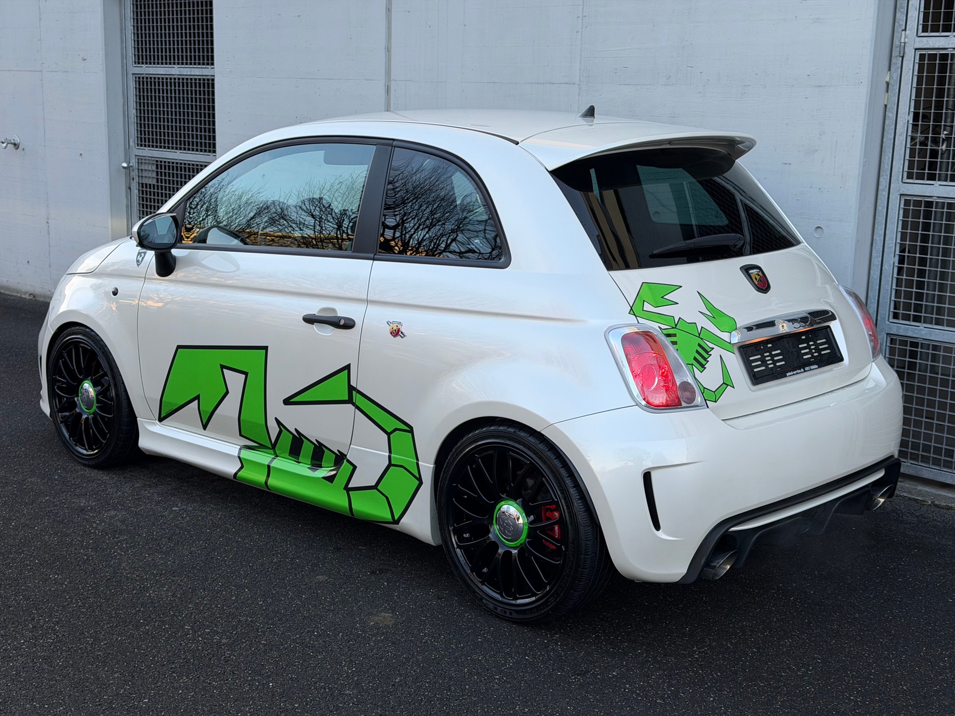 FIAT 500 1.4 16V Turbo Abarth 695 SS-image-4