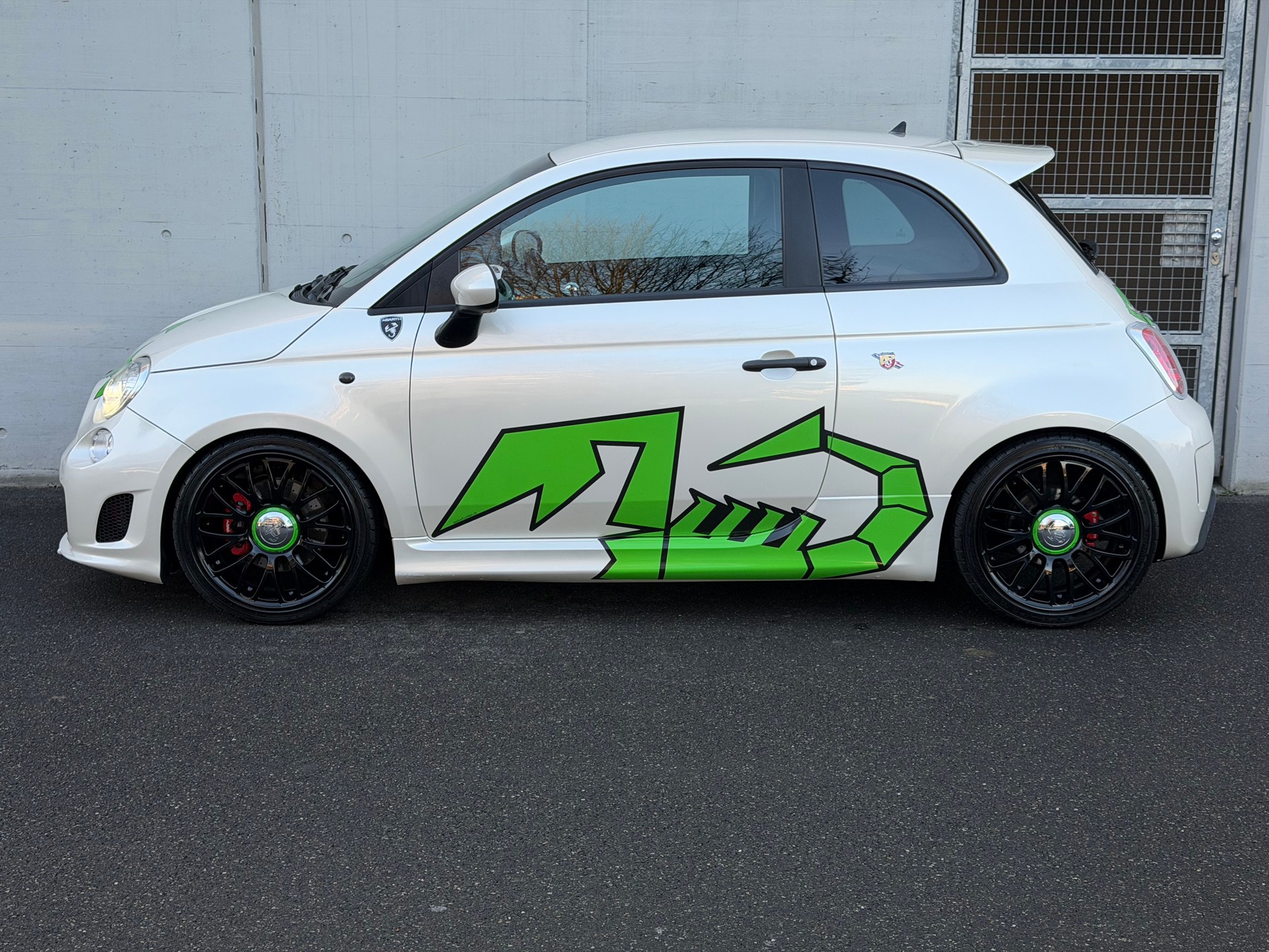 FIAT 500 1.4 16V Turbo Abarth 695 SS-image-2