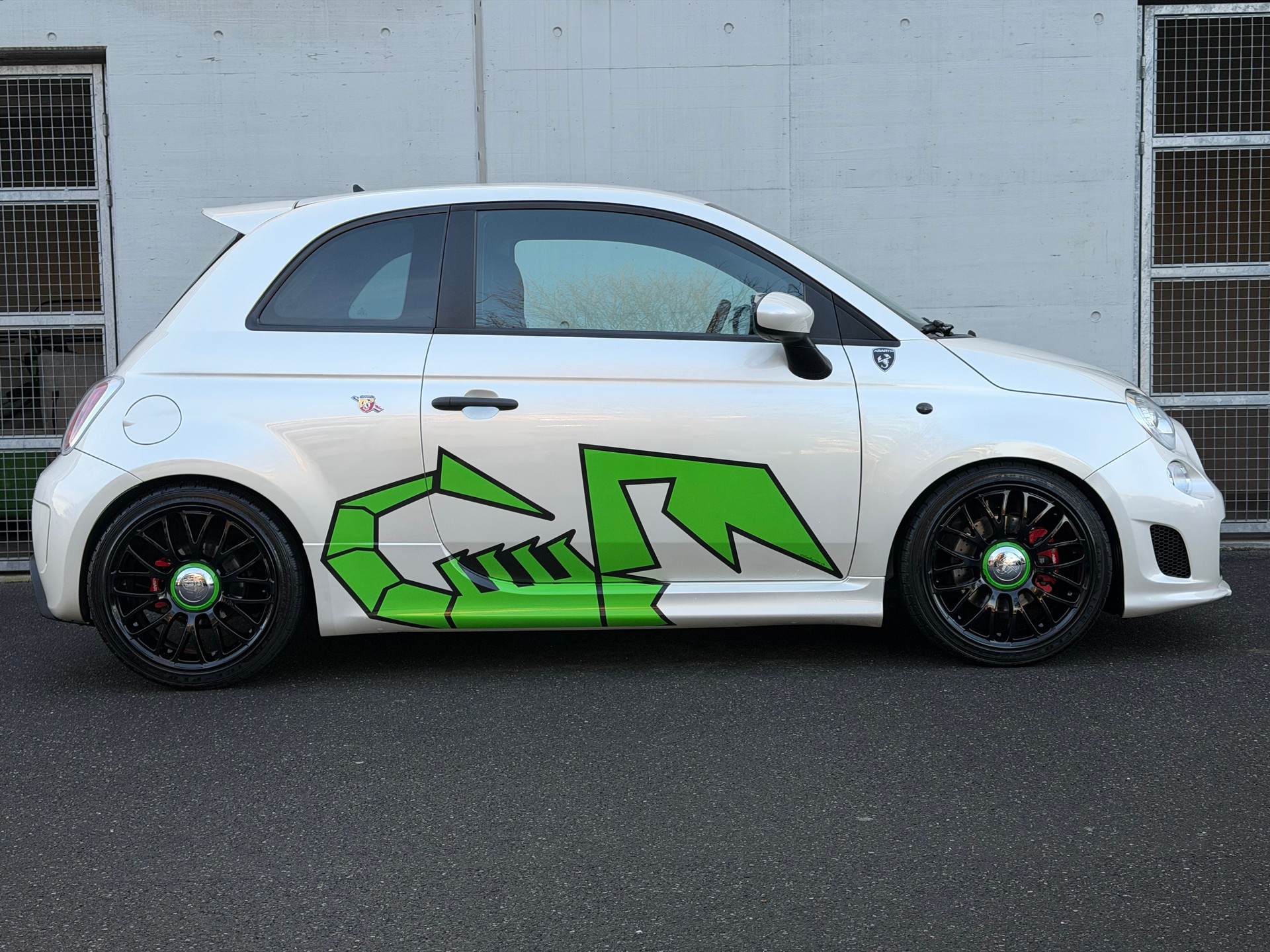 FIAT 500 1.4 16V Turbo Abarth 695 SS-image-3