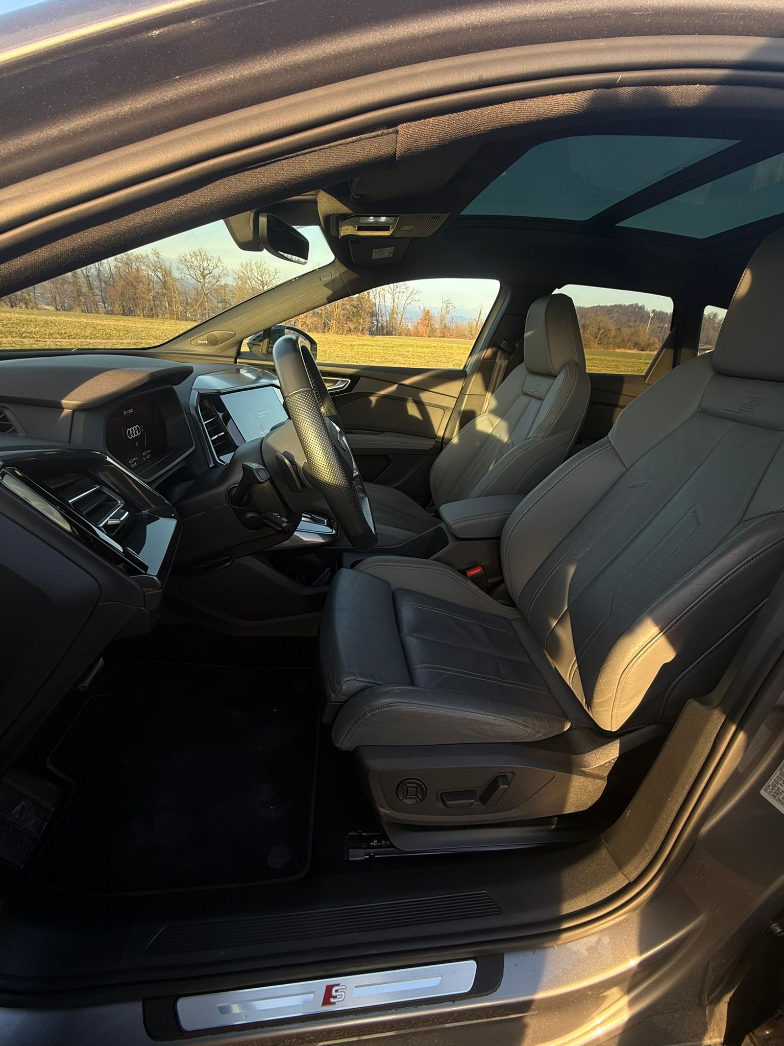 AUDI Q4 e-tron 50 quattro-image-5
