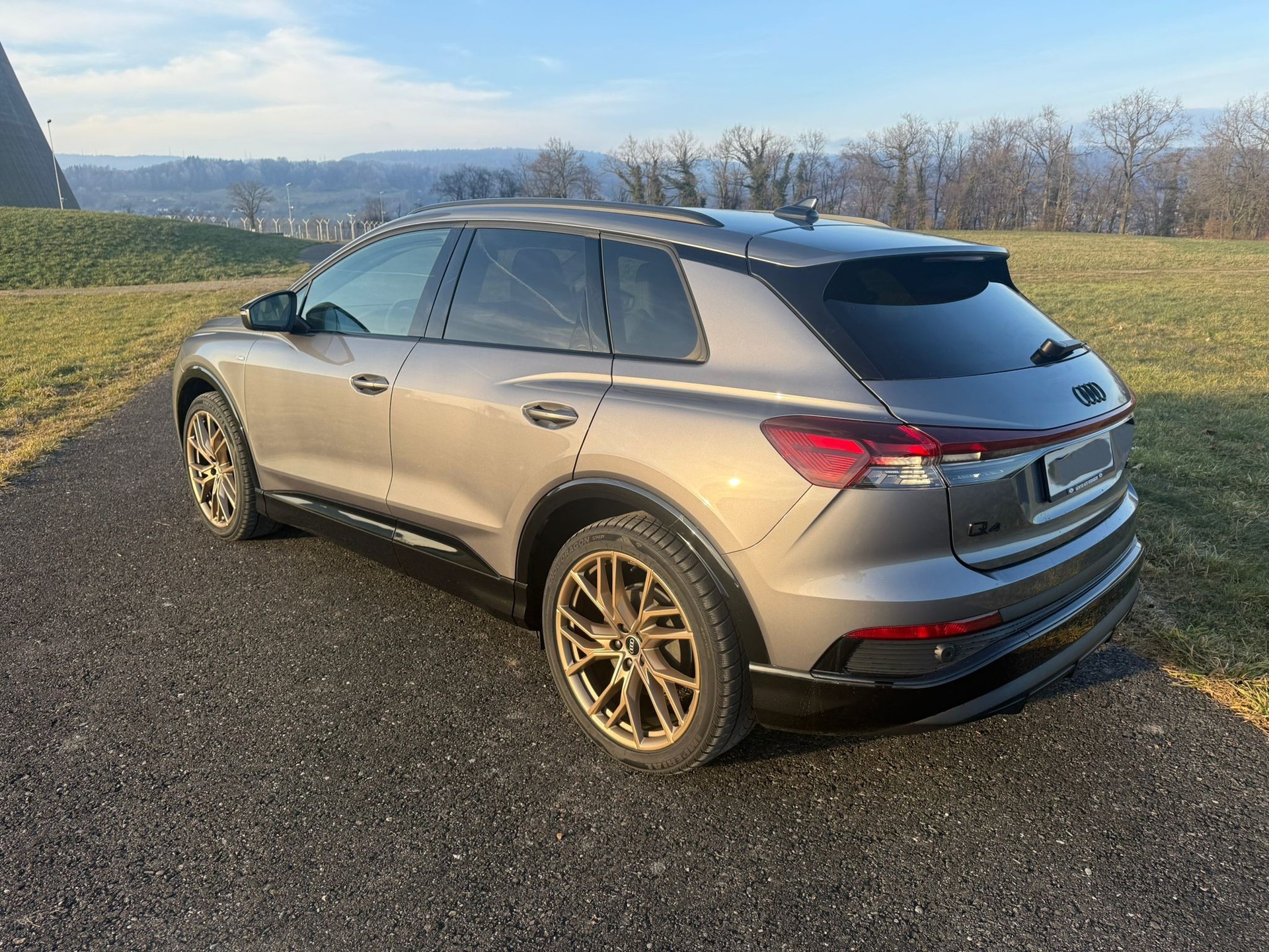 AUDI Q4 e-tron 50 quattro-image-2