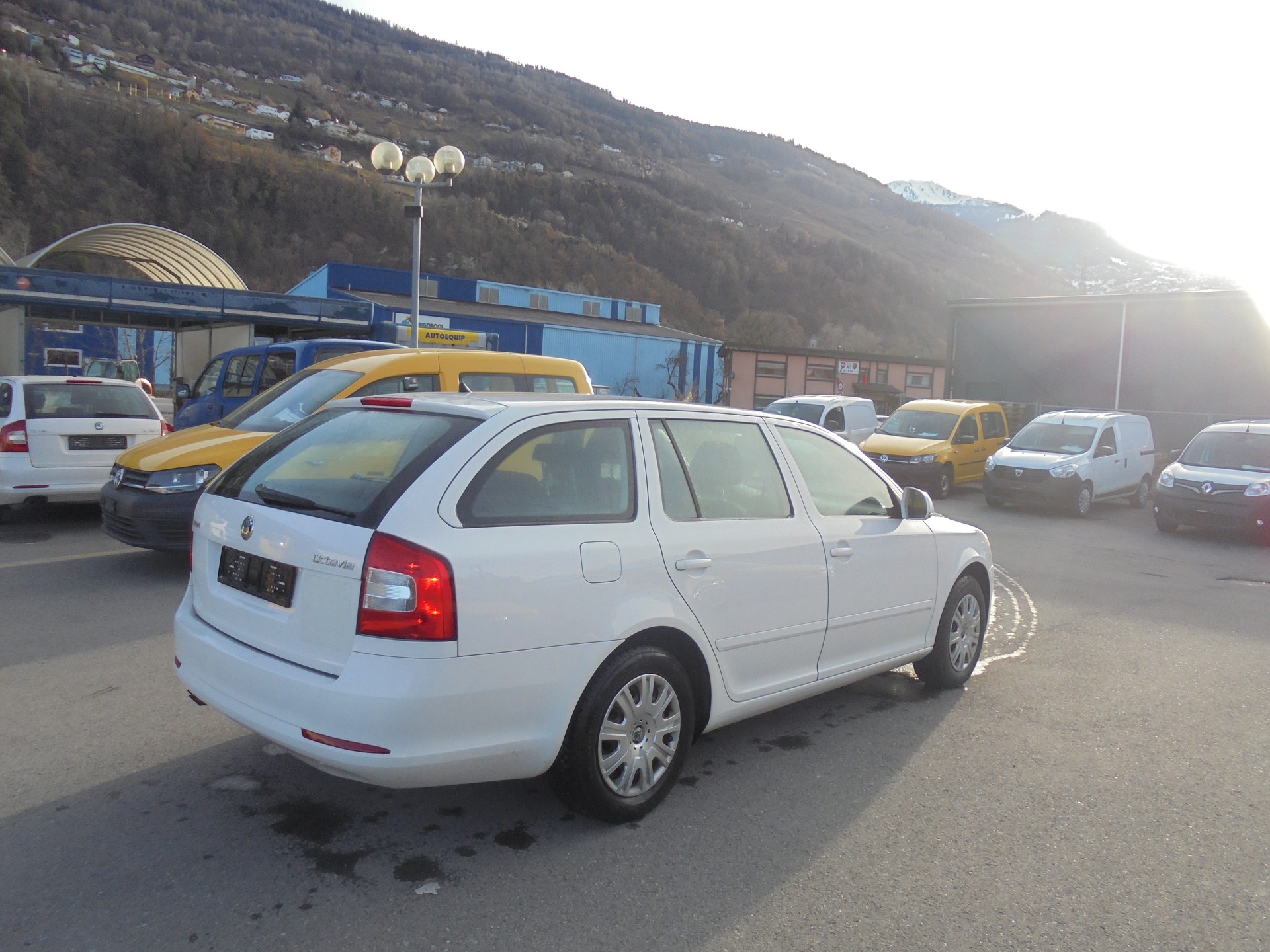 SKODA Octavia Combi 1.6 TDI Ambition 4x4-image-3