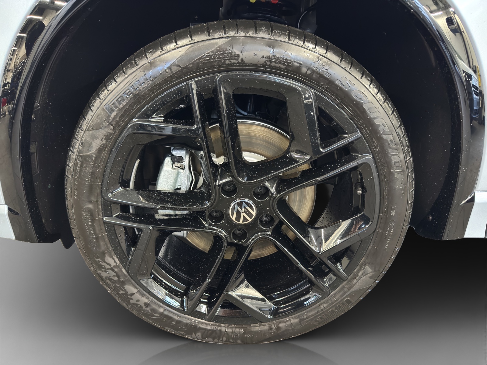 VW Tiguan 2.0 TSI DSG R-Line 4Motion-image-13