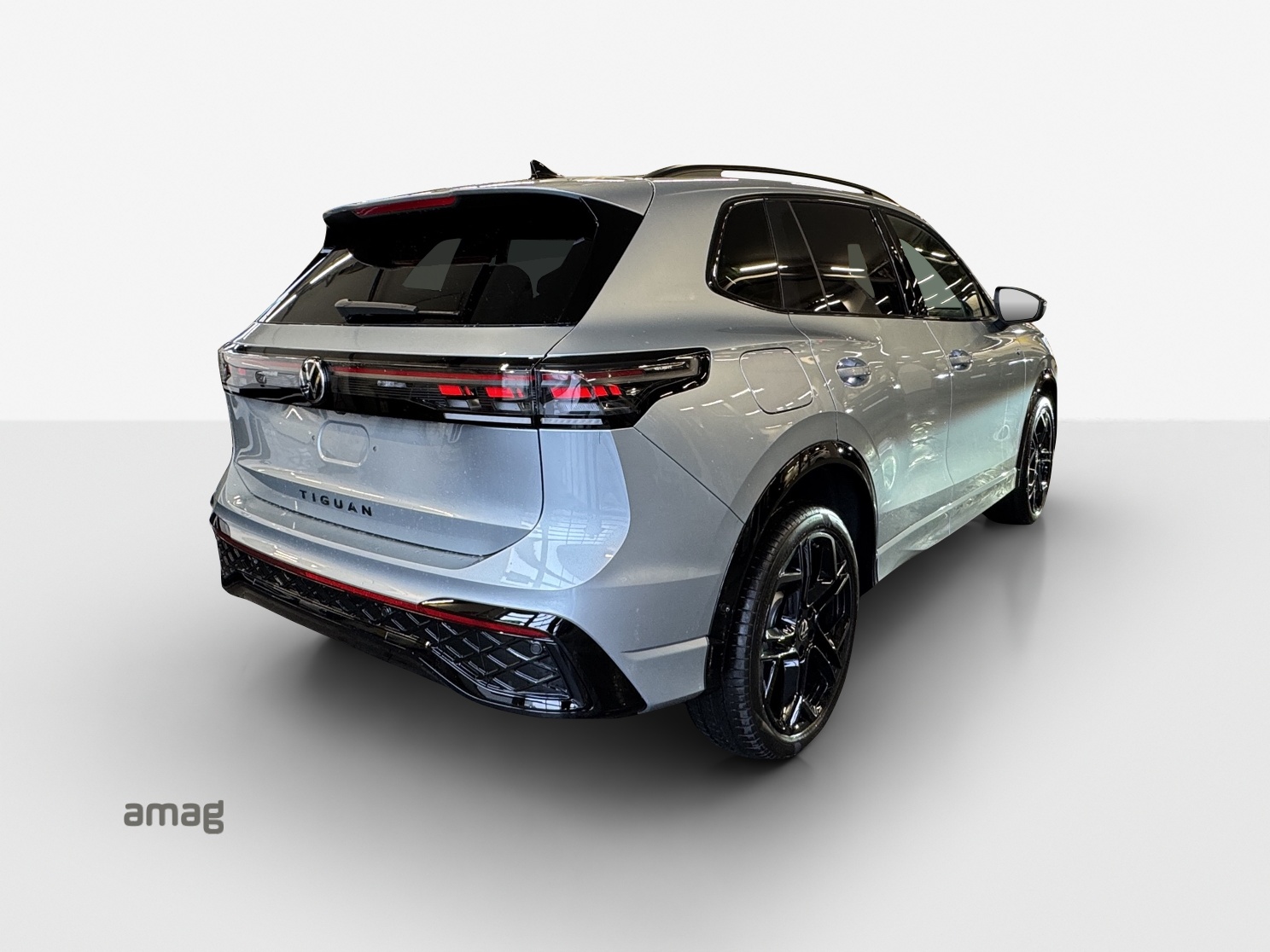 VW Tiguan 2.0 TSI DSG R-Line 4Motion-image-4