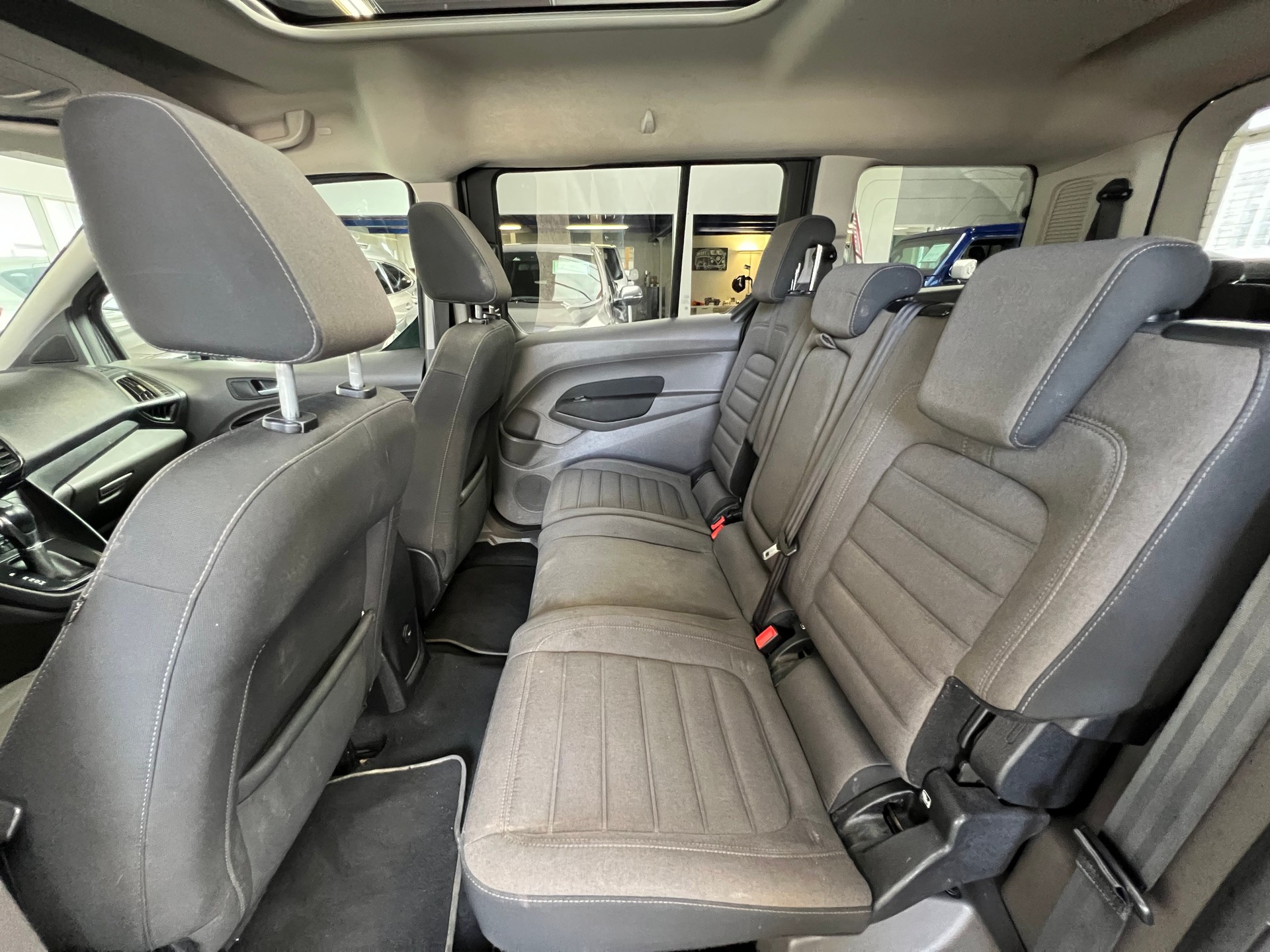 FORD Grand Tourneo Connect 1.5 EcoBlue Titanium Automat-image-9