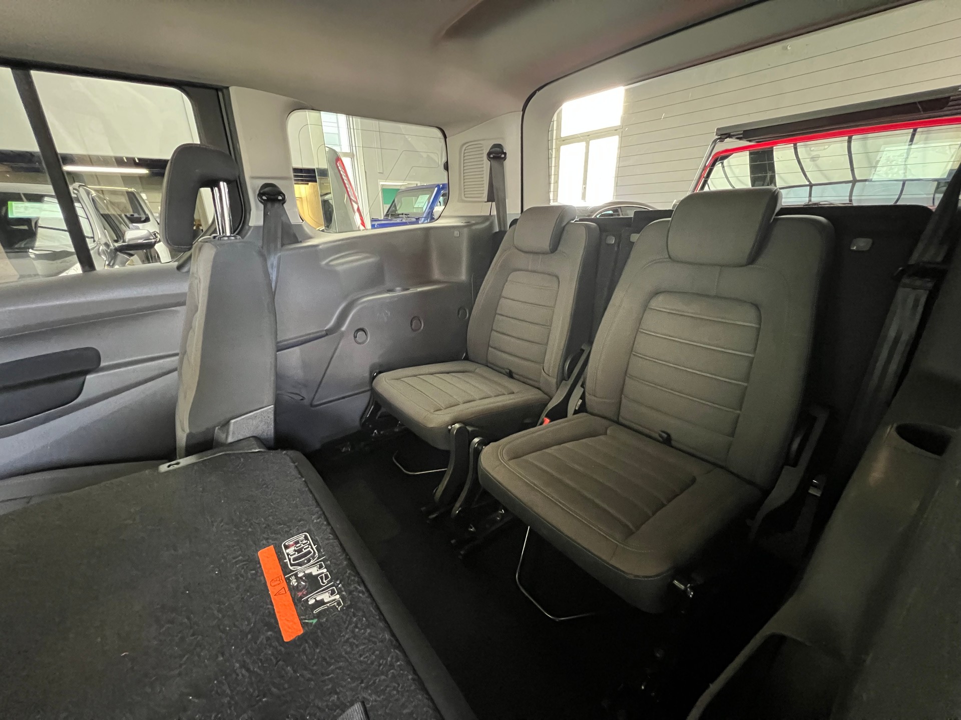 FORD Grand Tourneo Connect 1.5 EcoBlue Titanium Automat-image-11