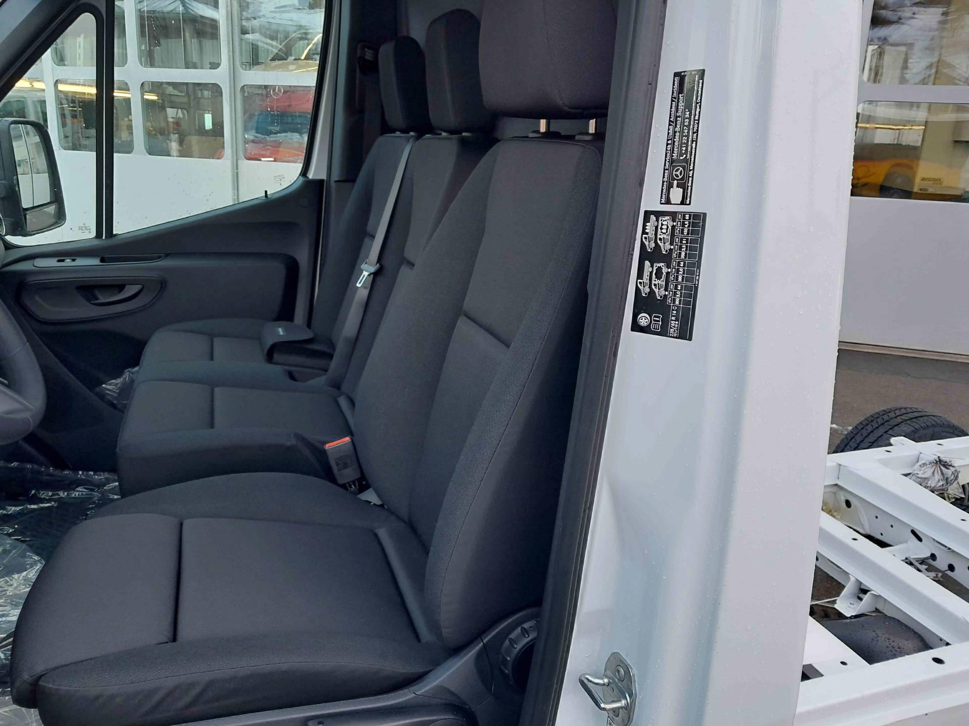 MERCEDES-BENZ Sprinter 317 Kab.-Ch. 3665 S 2.0 CDI 170 Pro-image-11