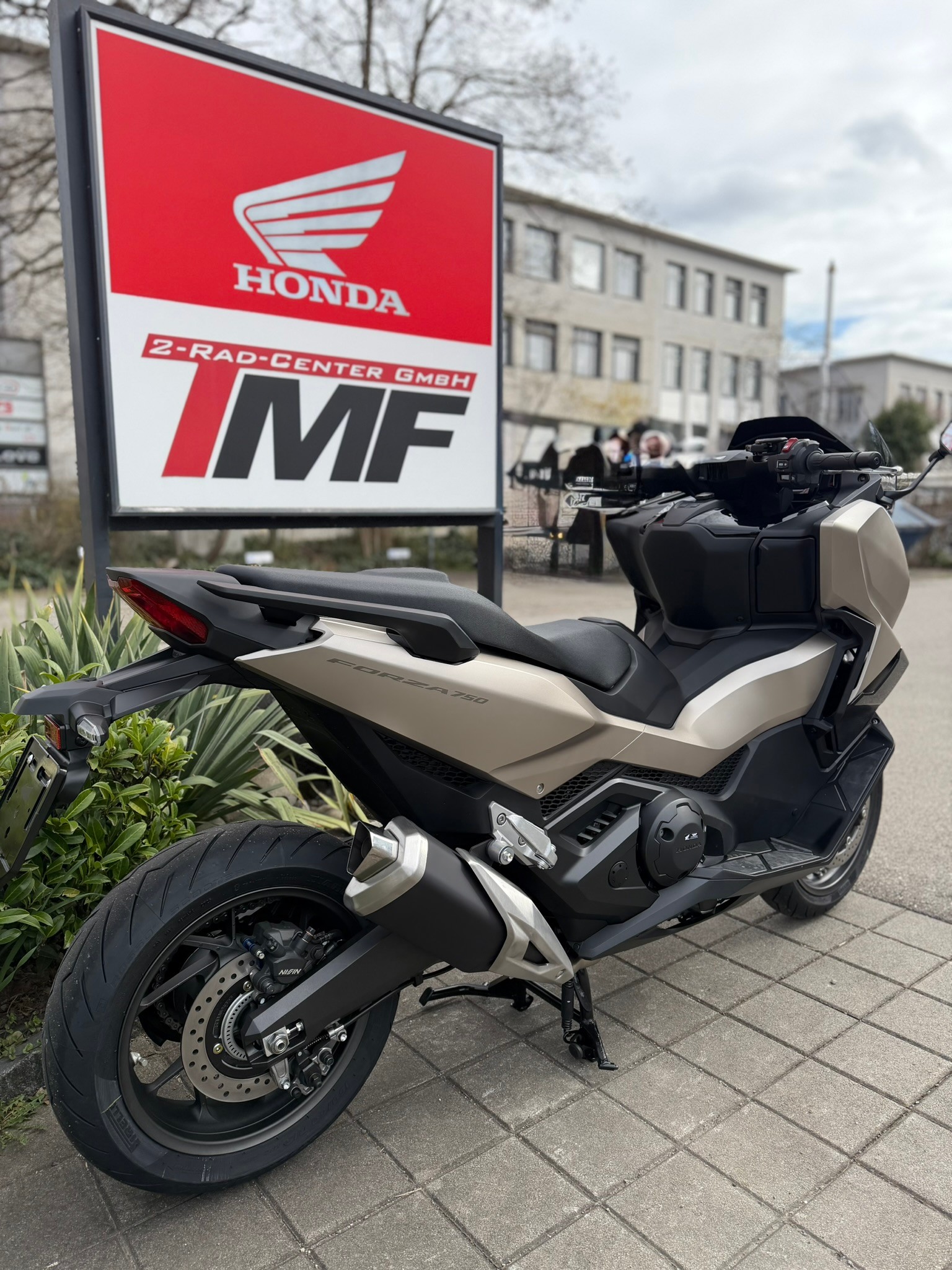 HONDA FORZA 750-image-2
