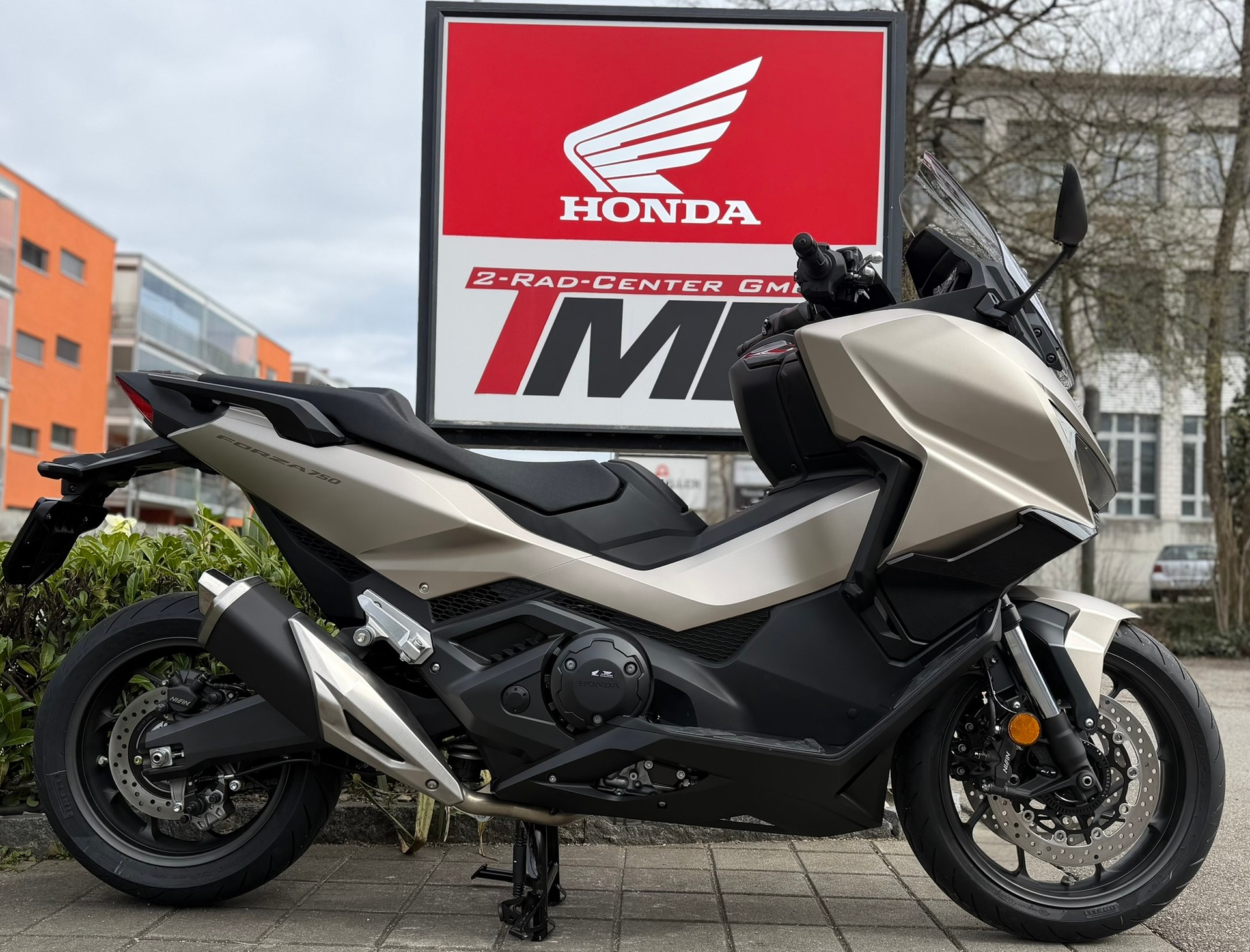 HONDA FORZA 750-image-6