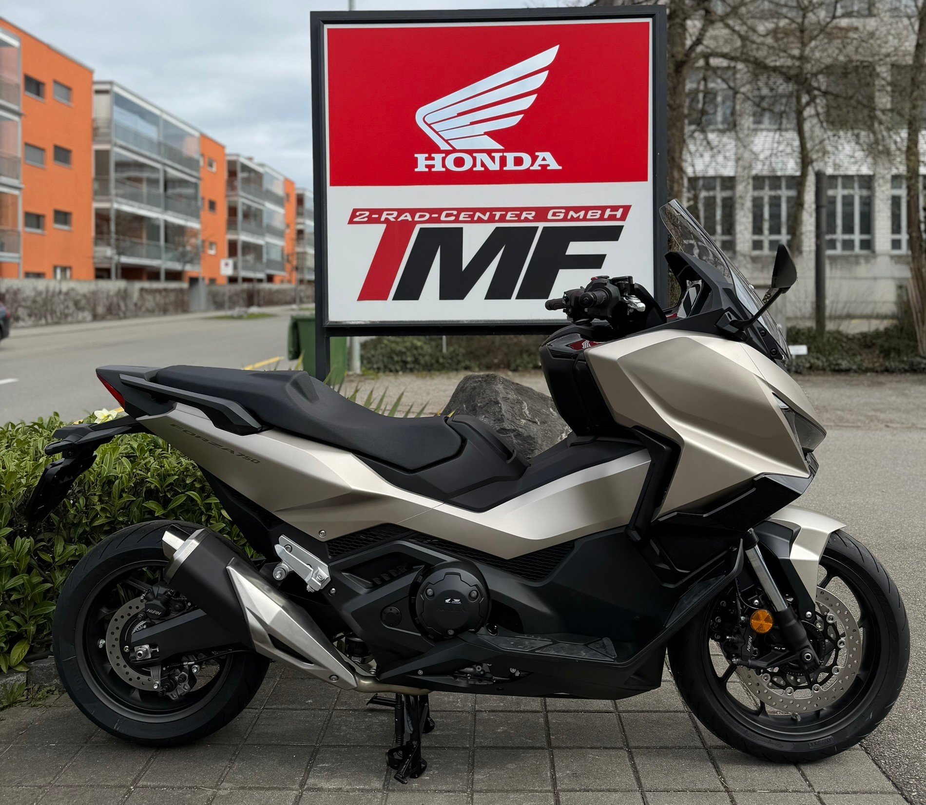 HONDA FORZA 750-image-0