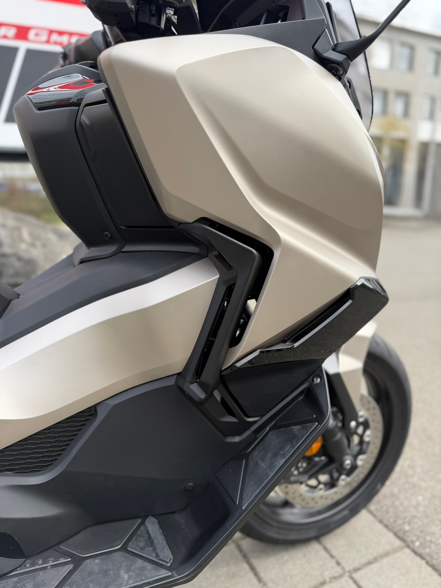 HONDA FORZA 750-image-9