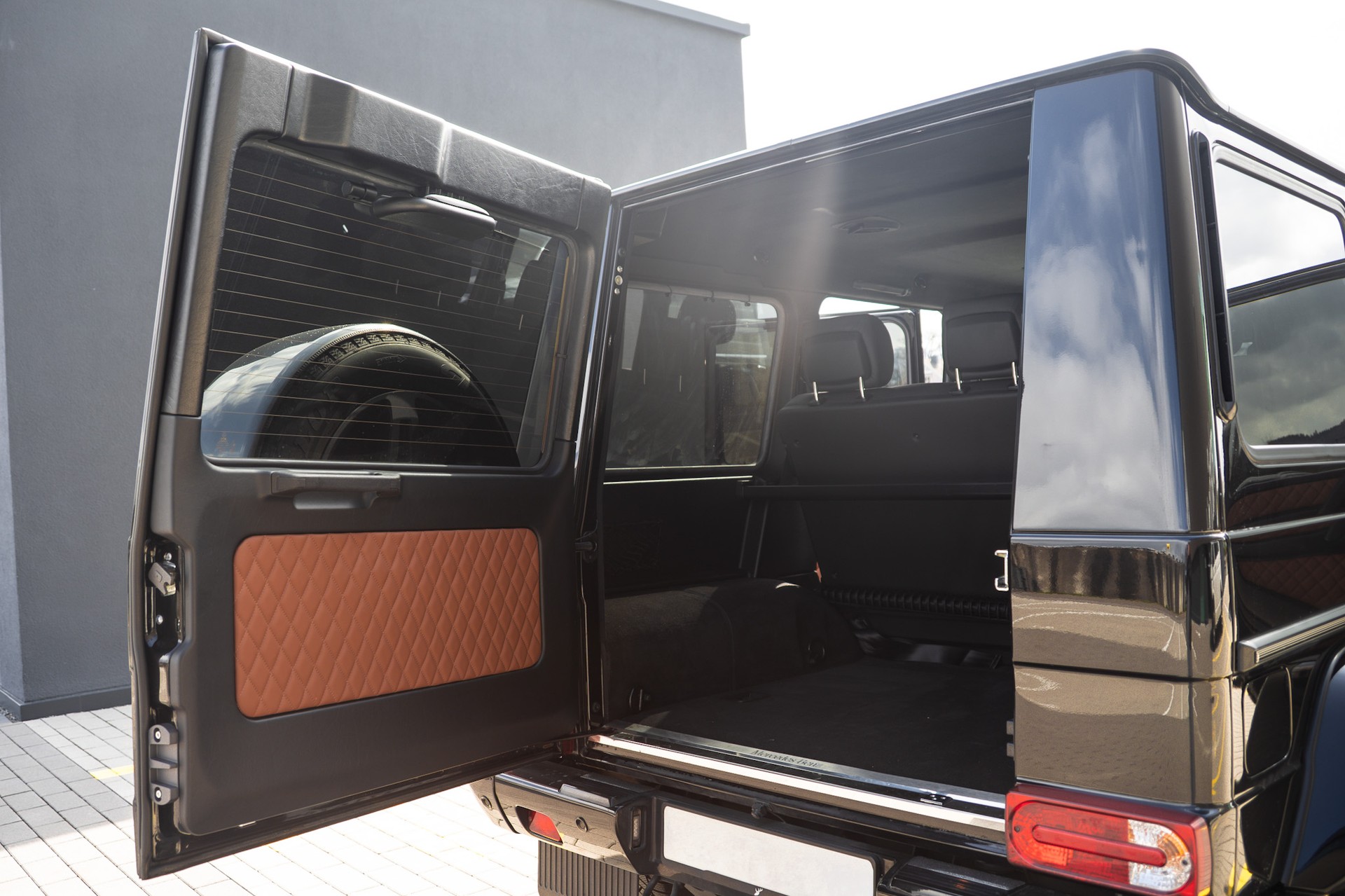 MERCEDES-BENZ G 500-image-2