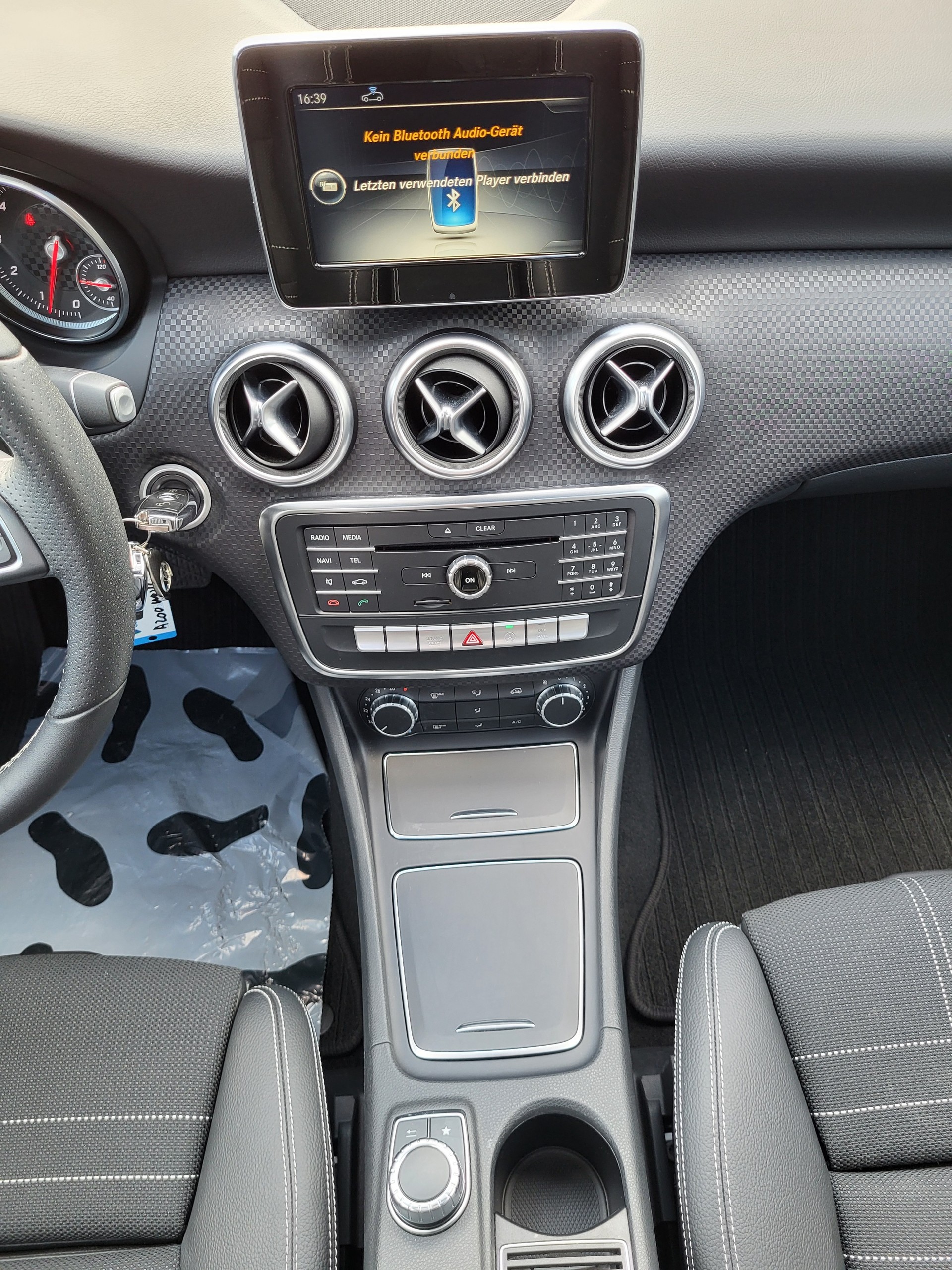 MERCEDES-BENZ A 200 Night Star 7G-DCT-image-8
