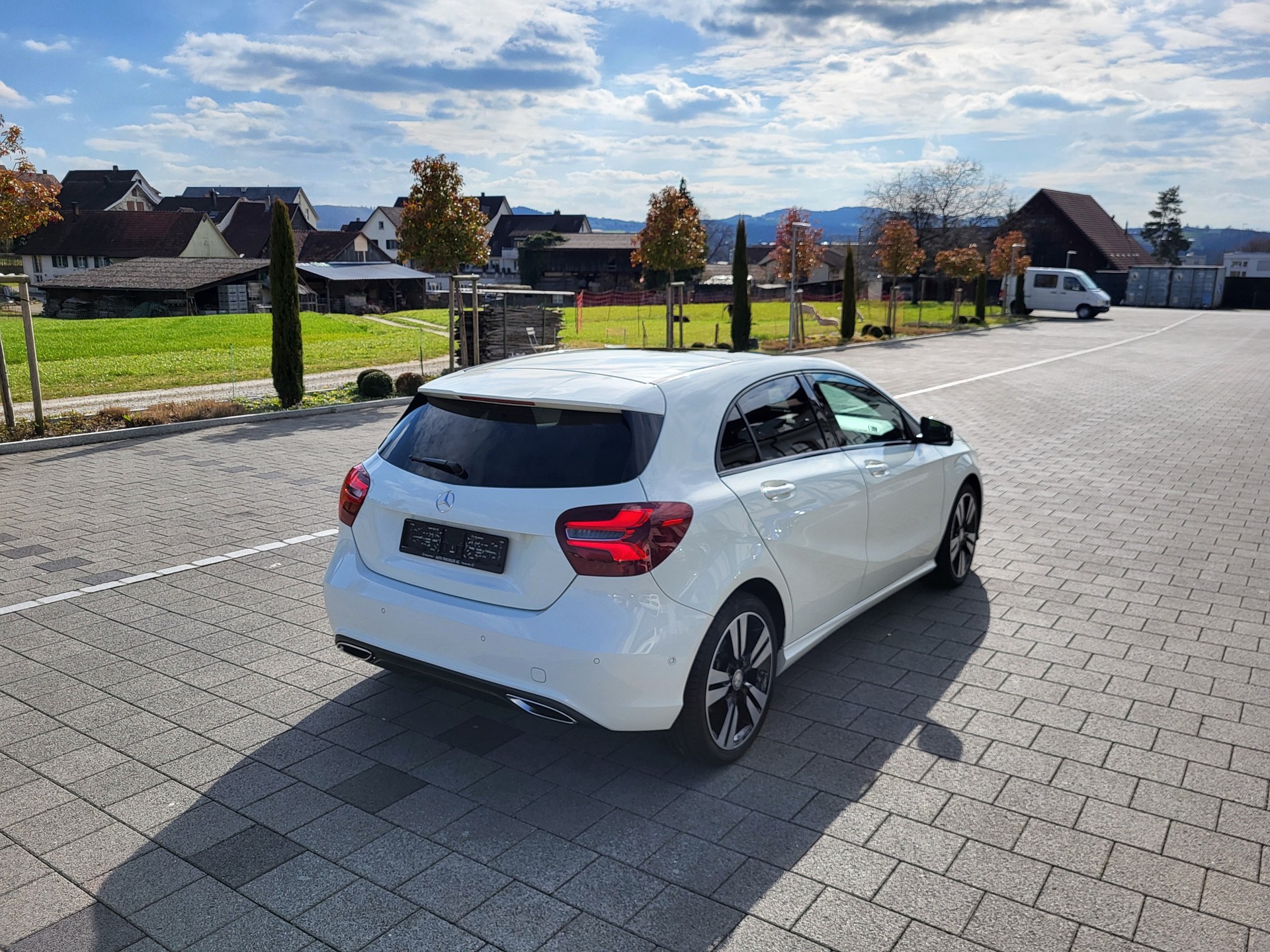 MERCEDES-BENZ A 200 Night Star 7G-DCT-image-2