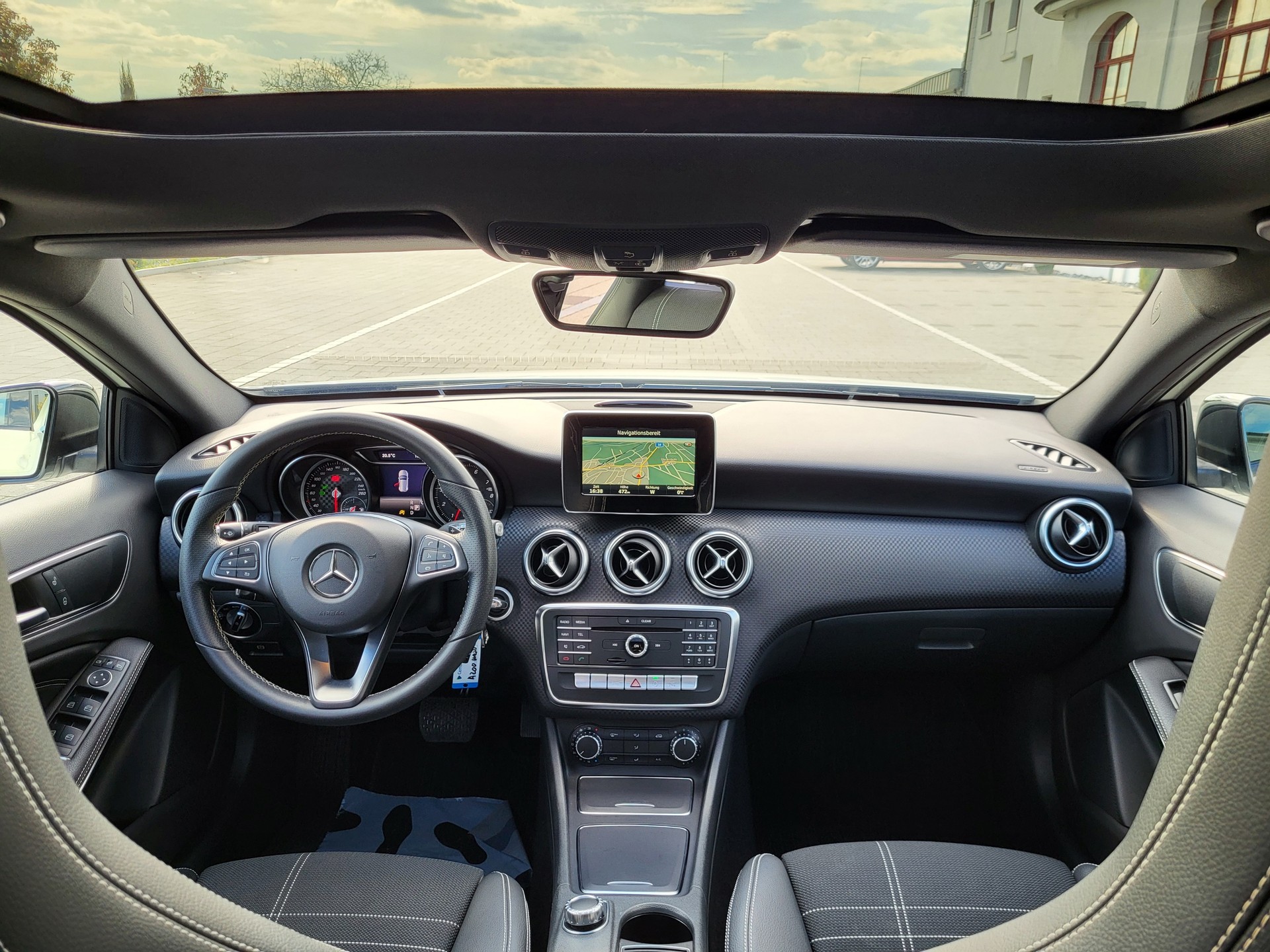 MERCEDES-BENZ A 200 Night Star 7G-DCT-image-6