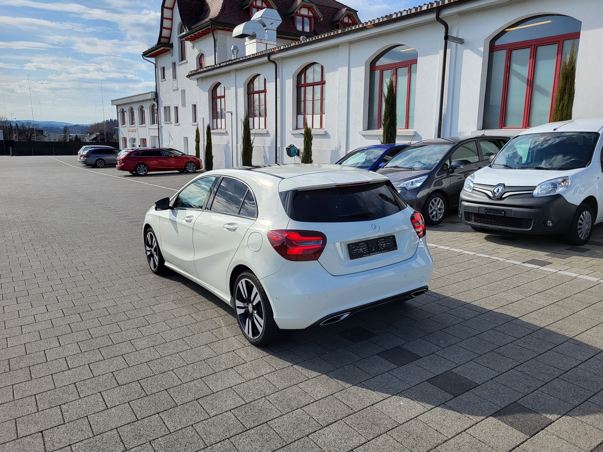 MERCEDES-BENZ A 200 Night Star 7G-DCT-image-1