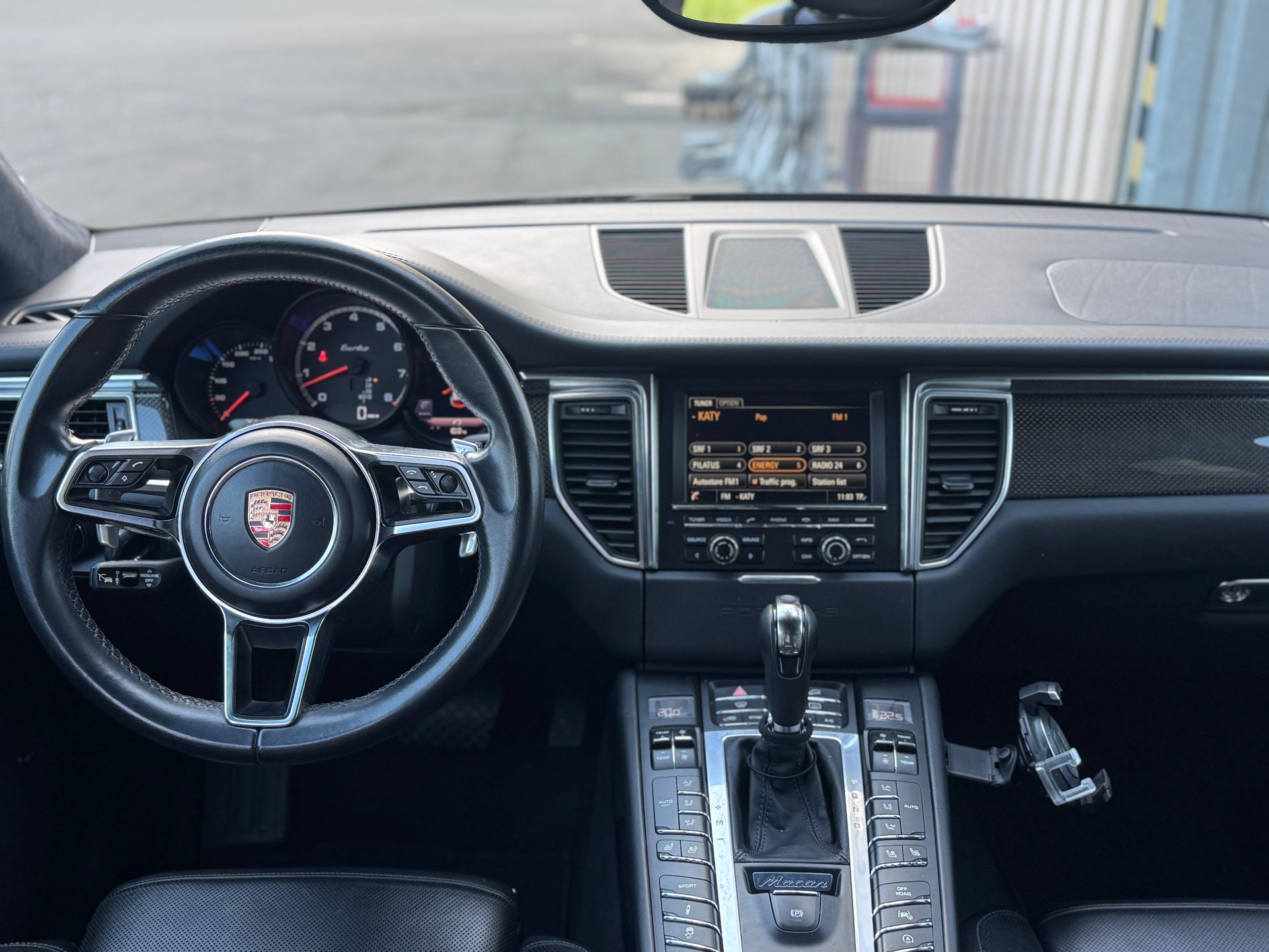 PORSCHE Macan Turbo PDK-image-9