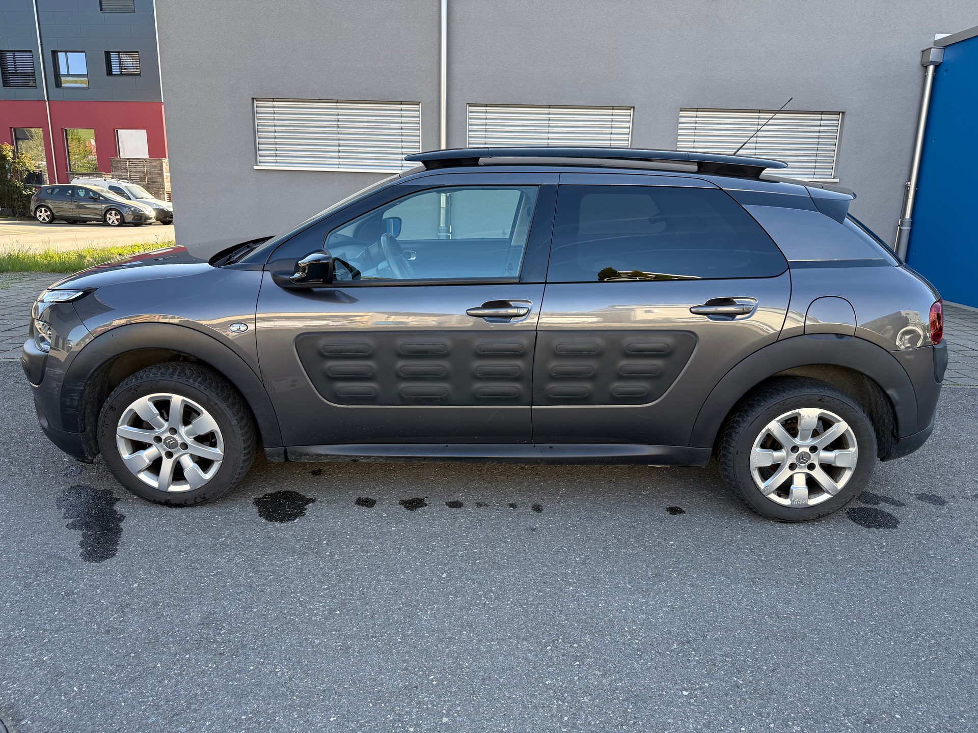 CITROEN C4 Cactus 1.2 e-THP Shine EAT6-showroom-element-3