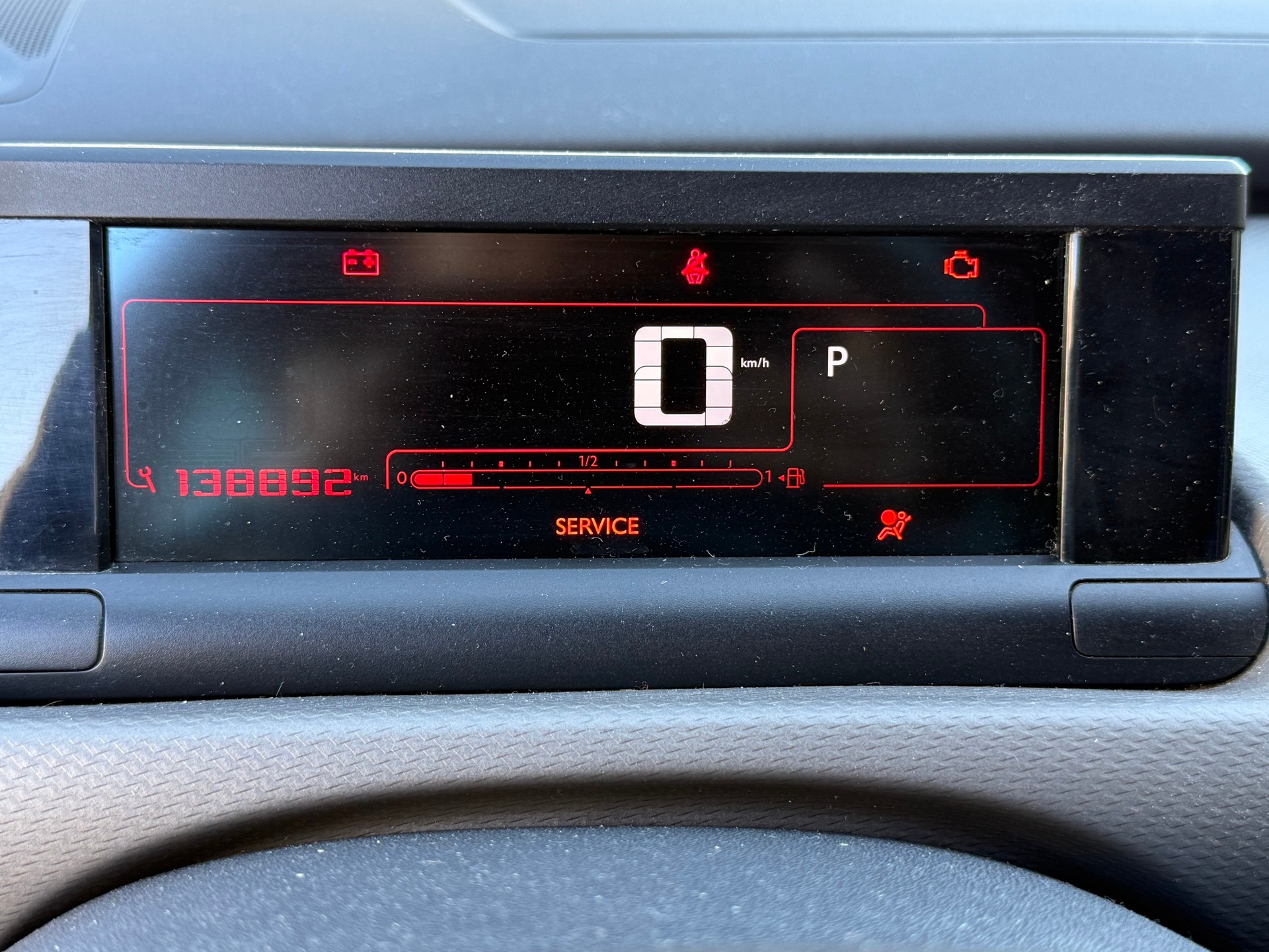 CITROEN C4 Cactus 1.2 e-THP Shine EAT6-image-17