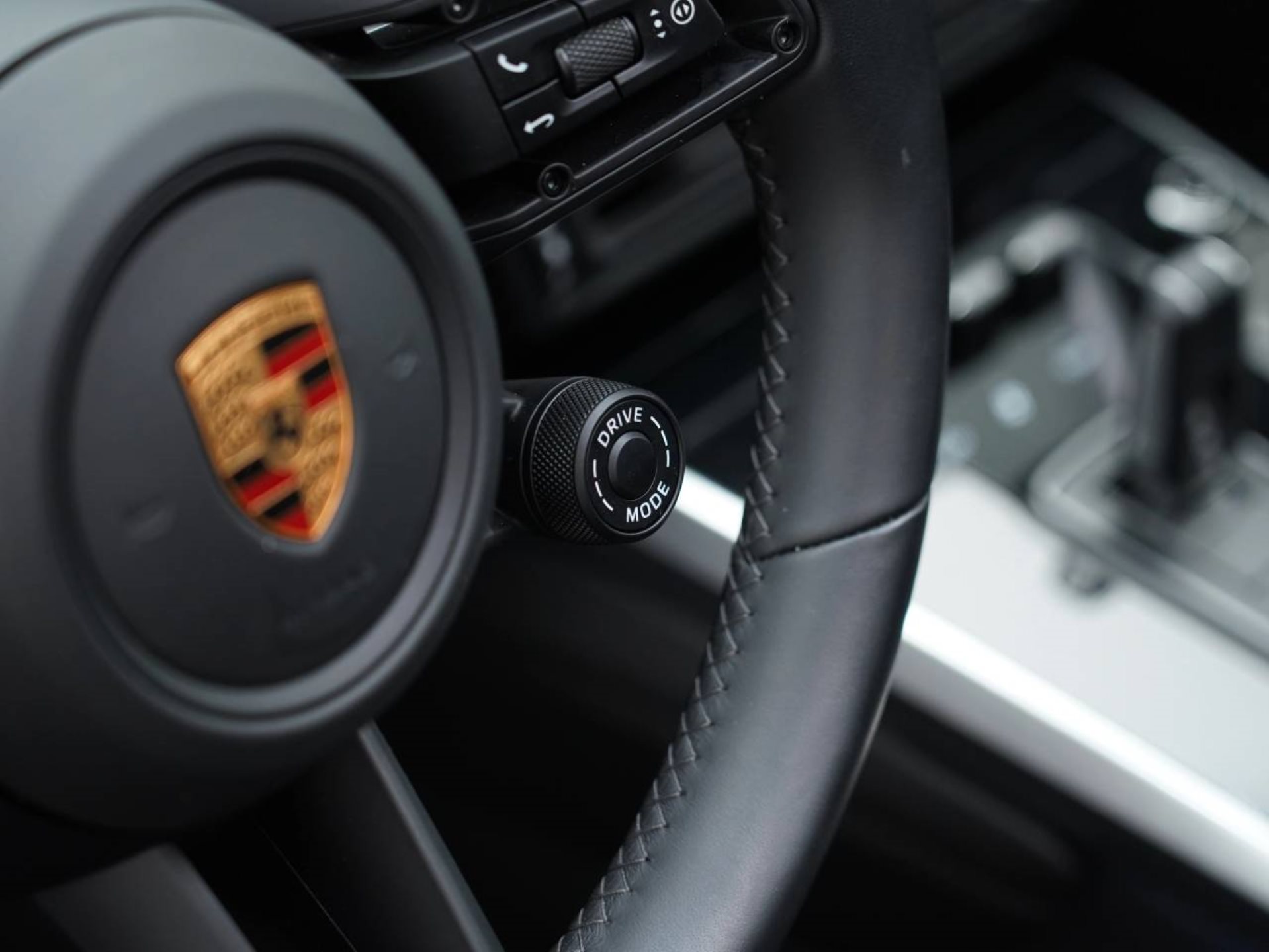 PORSCHE 911 Turbo S-image-31