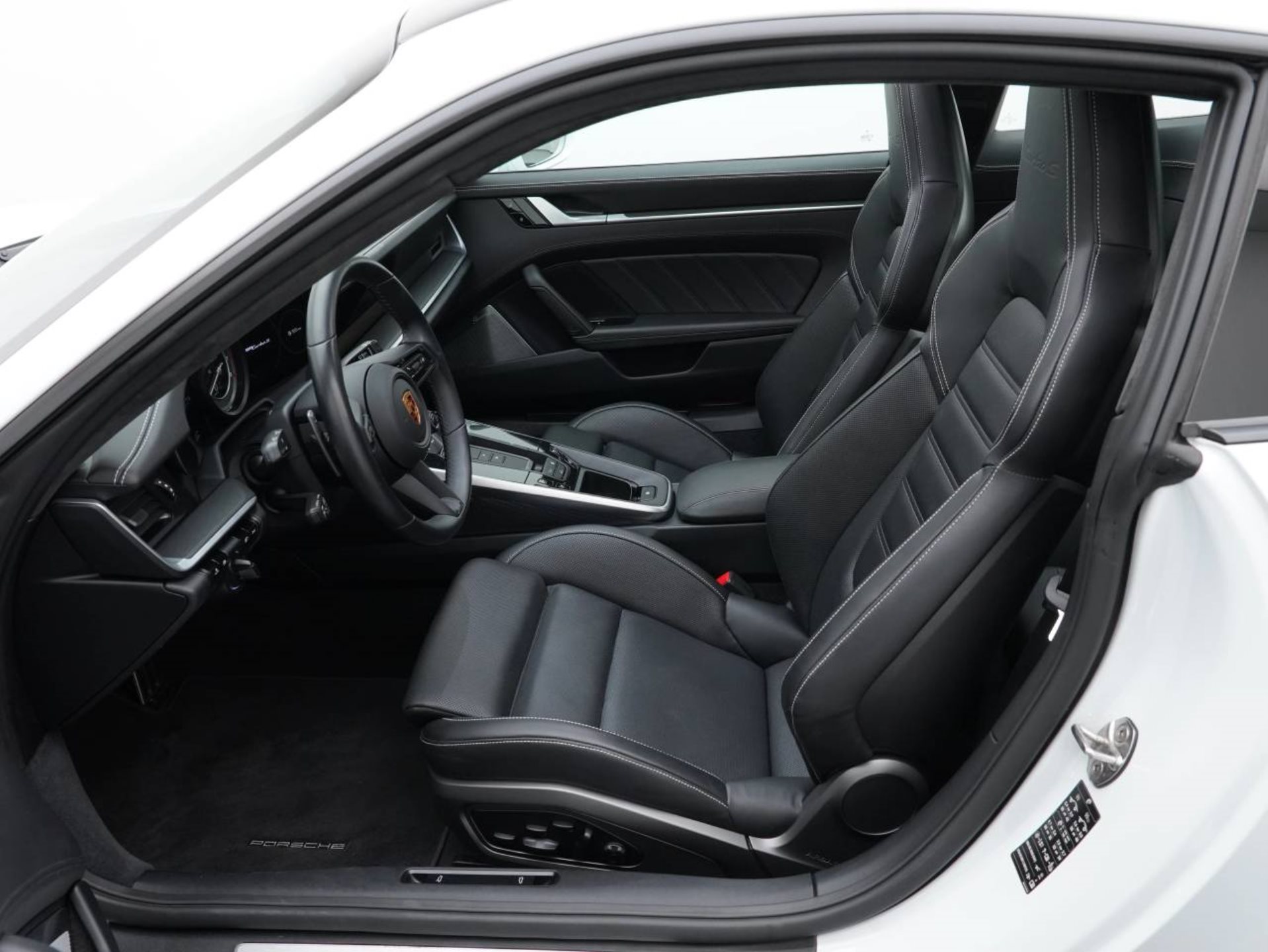 PORSCHE 911 Turbo S-image-4