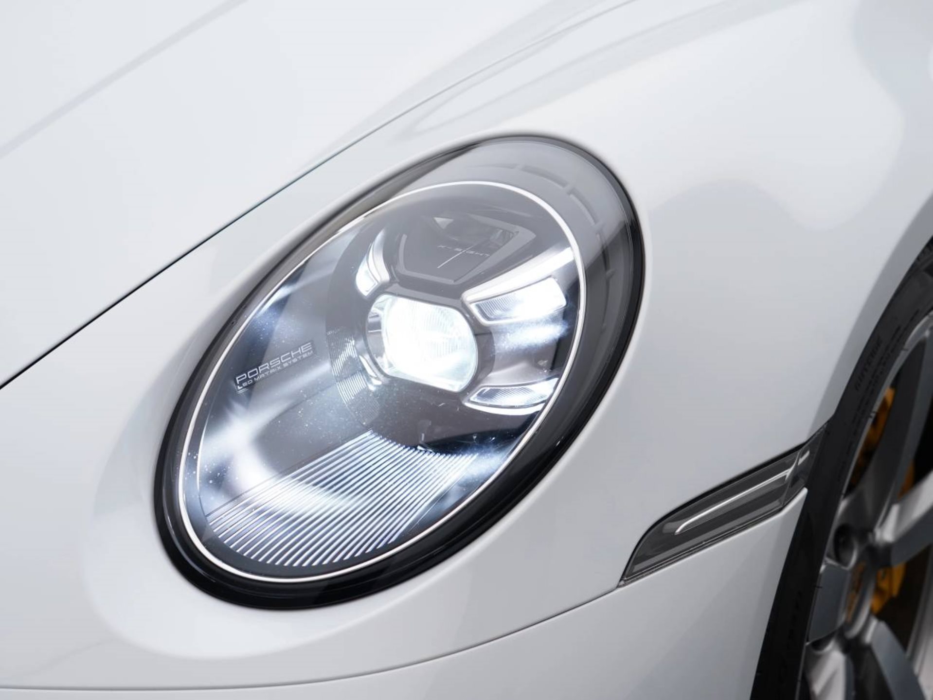 PORSCHE 911 Turbo S-image-11