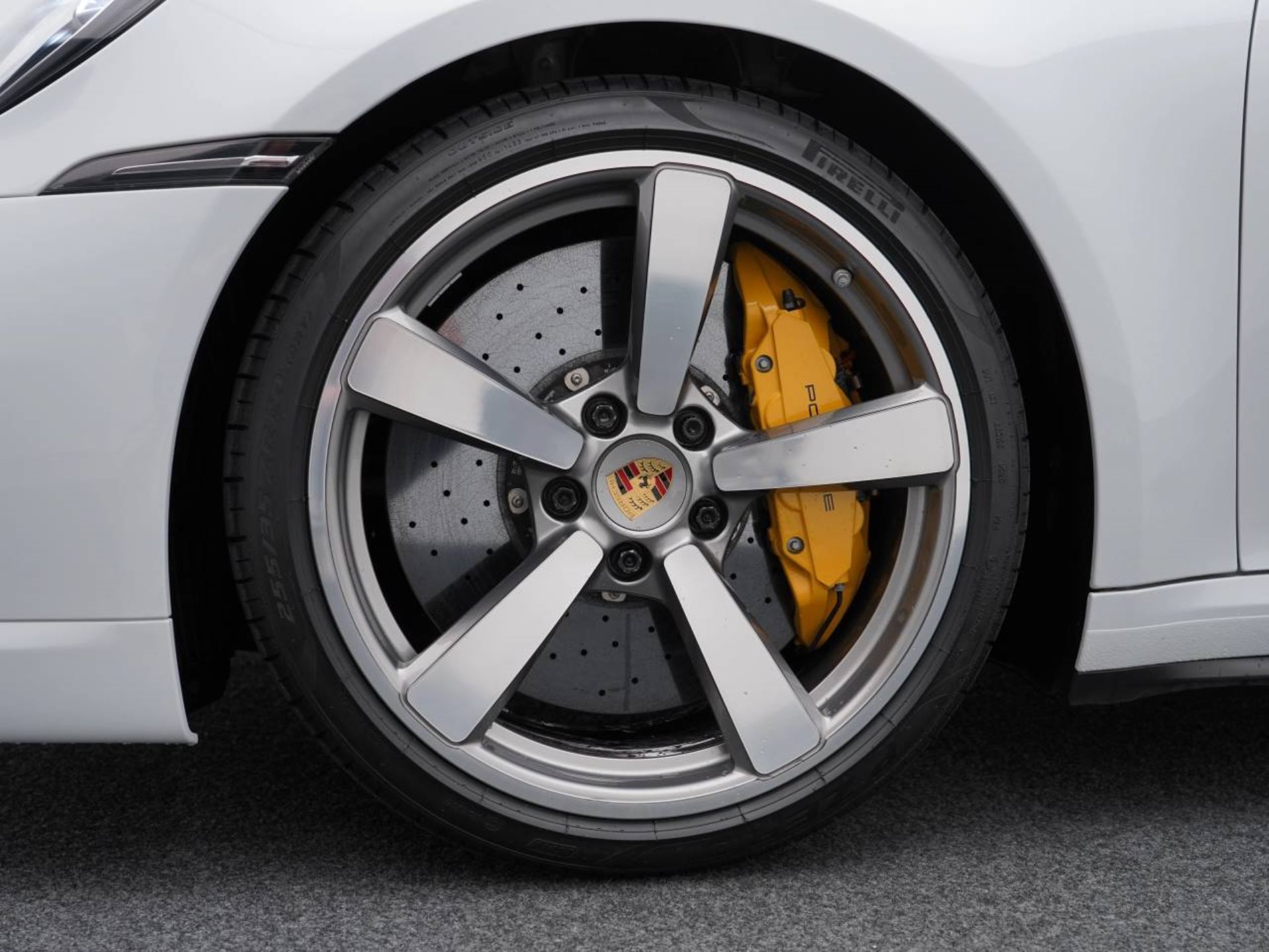 PORSCHE 911 Turbo S-image-13