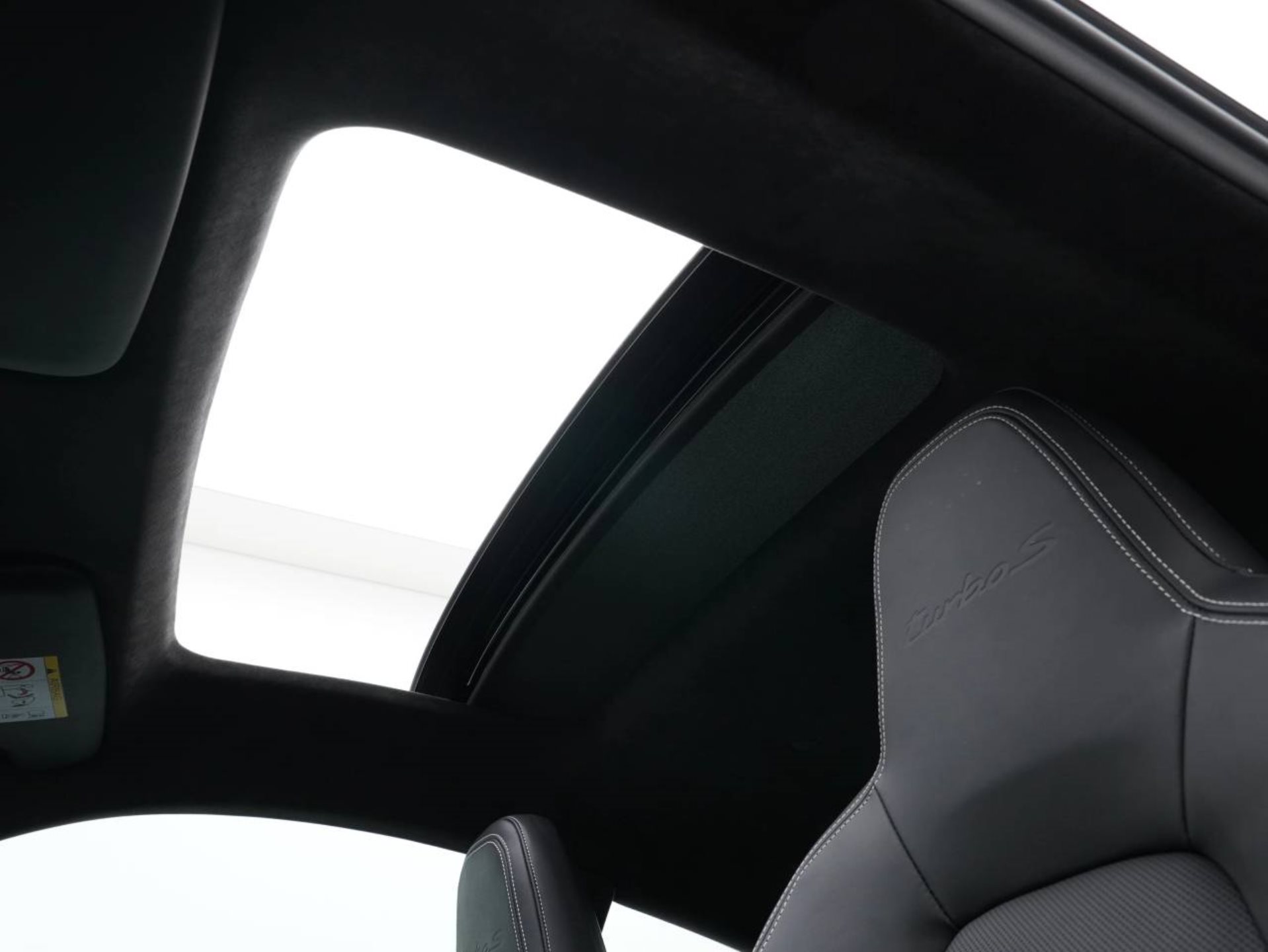PORSCHE 911 Turbo S-image-27