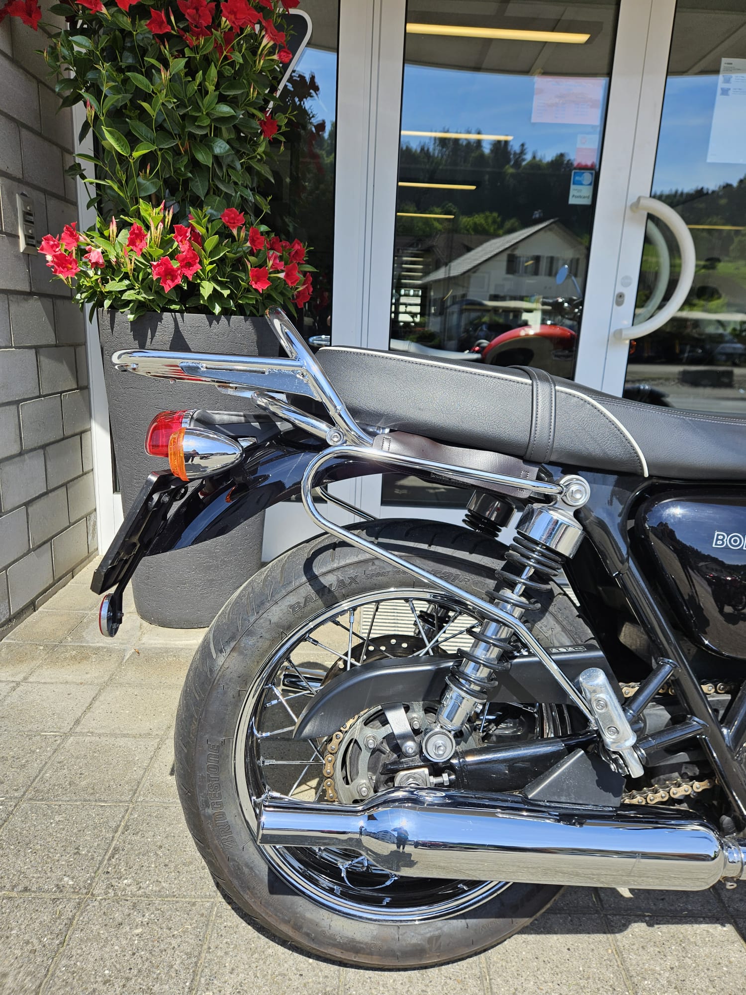 TRIUMPH Bonneville 900 T 100 ABS-image-9