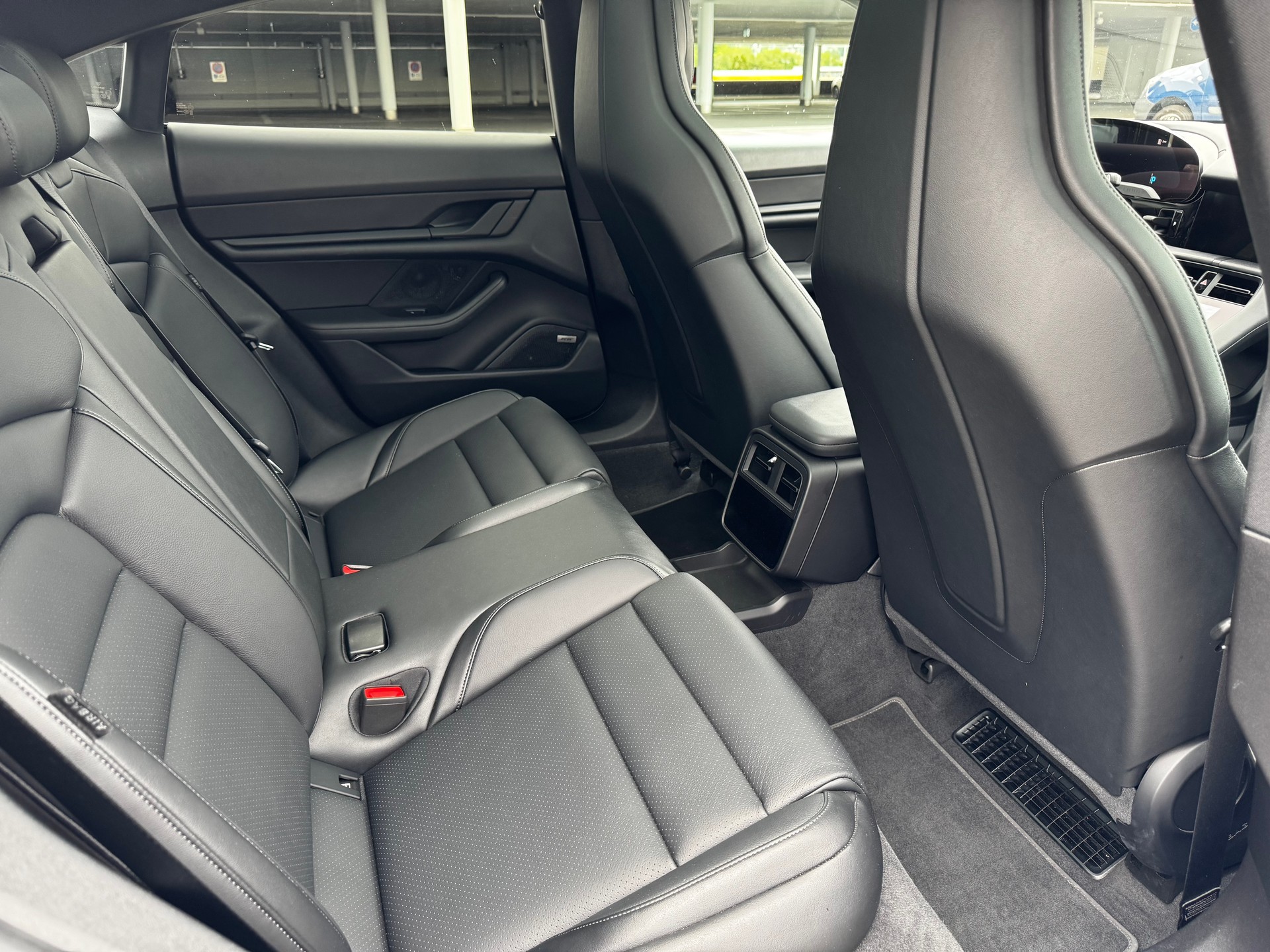 PORSCHE TAYCAN-image-11