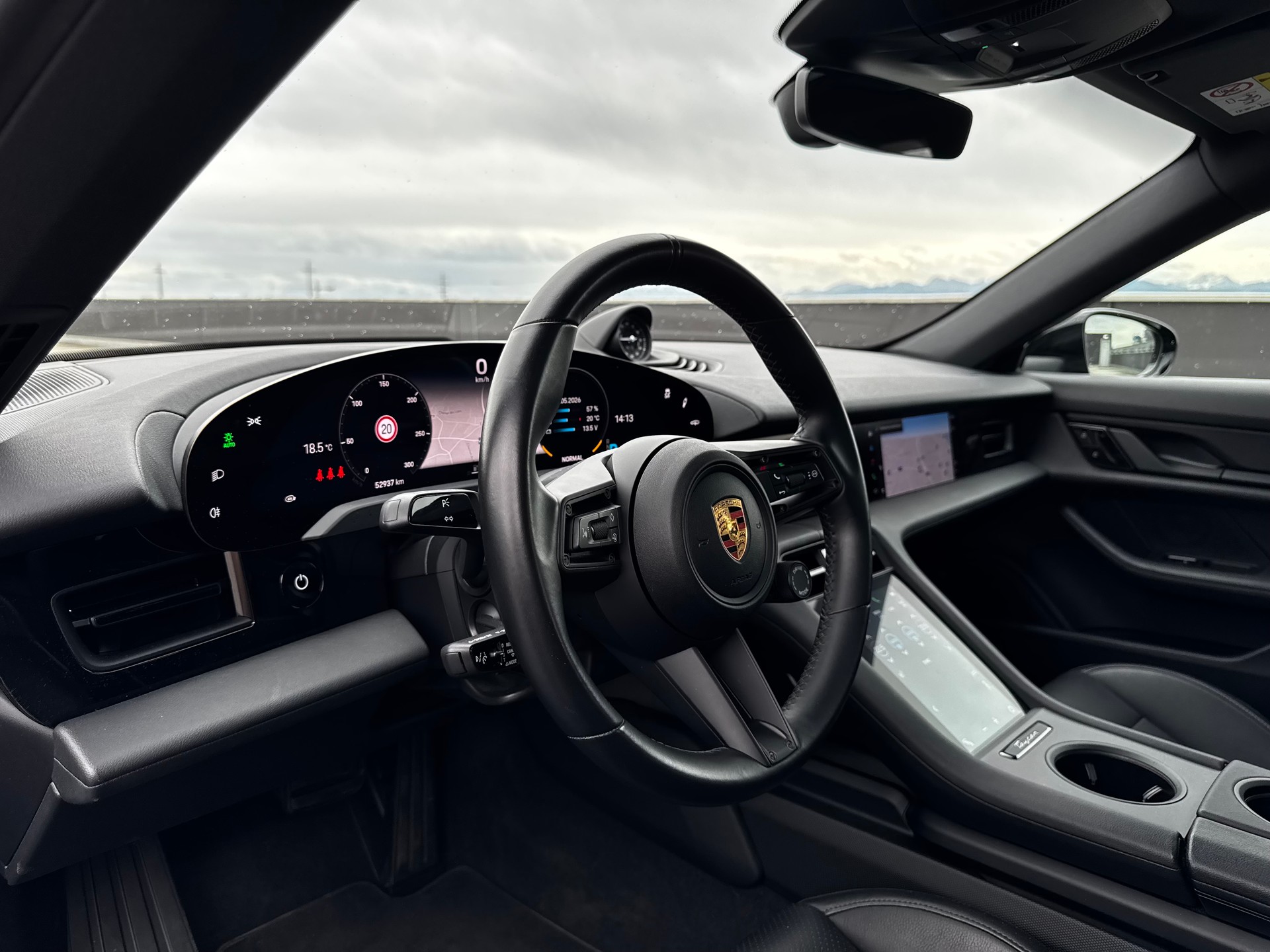 PORSCHE TAYCAN-image-8