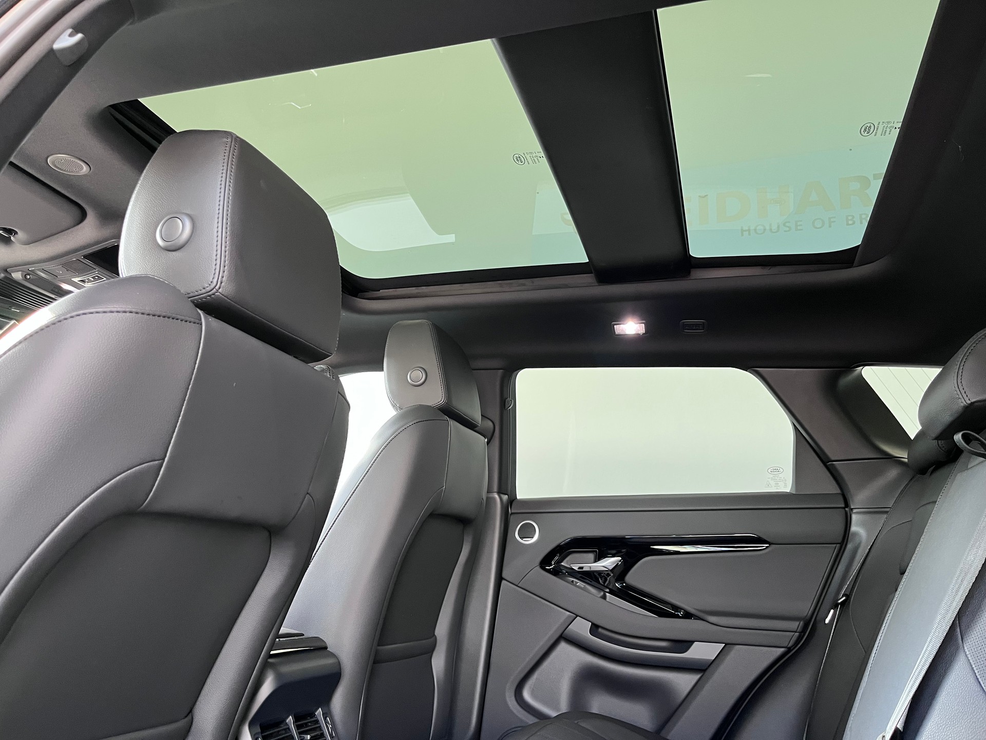 LAND ROVER Range Rover Evoque P 270e Dynamic SE AT9-image-8